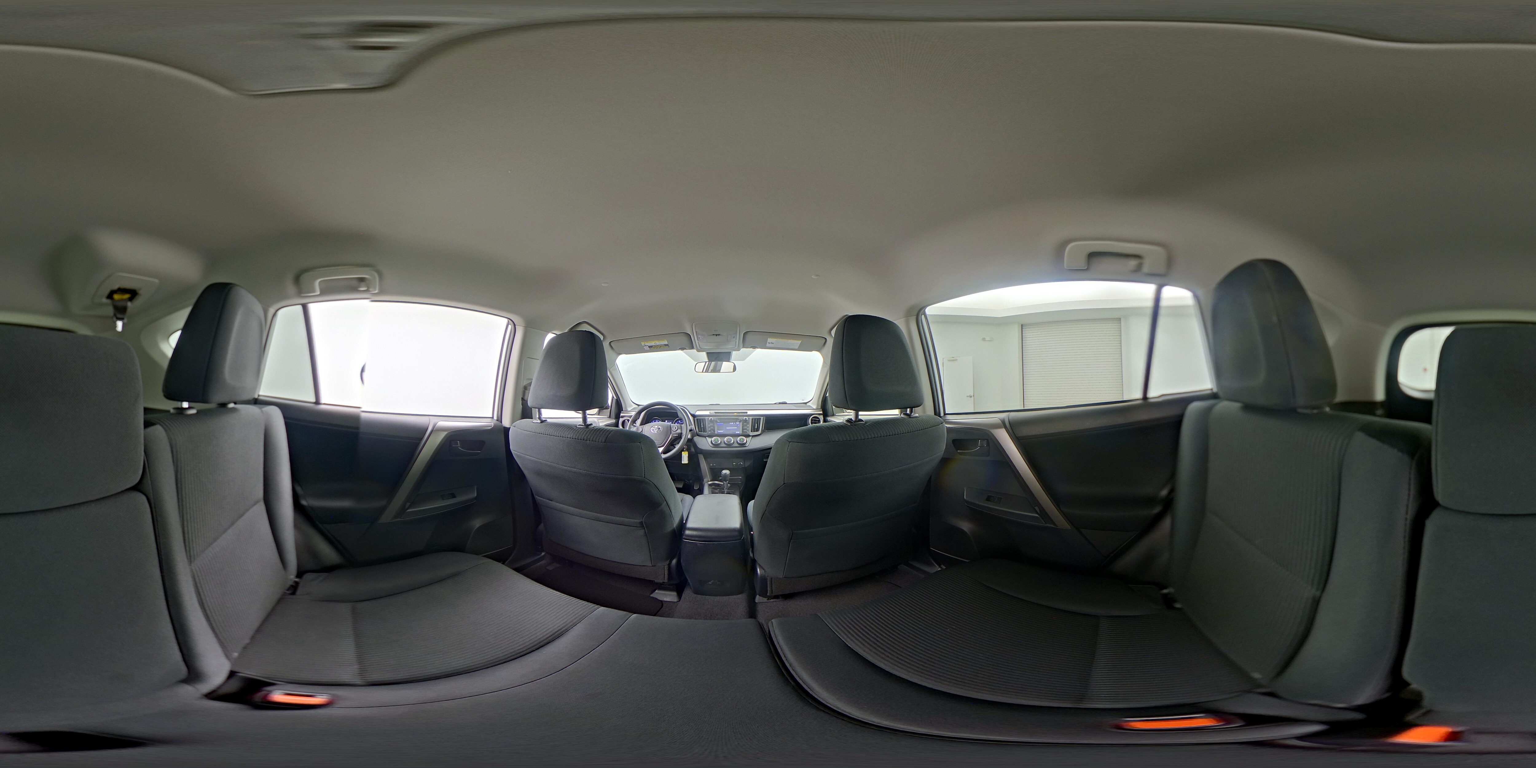 2018 Toyota RAV4 LE - Photo 25