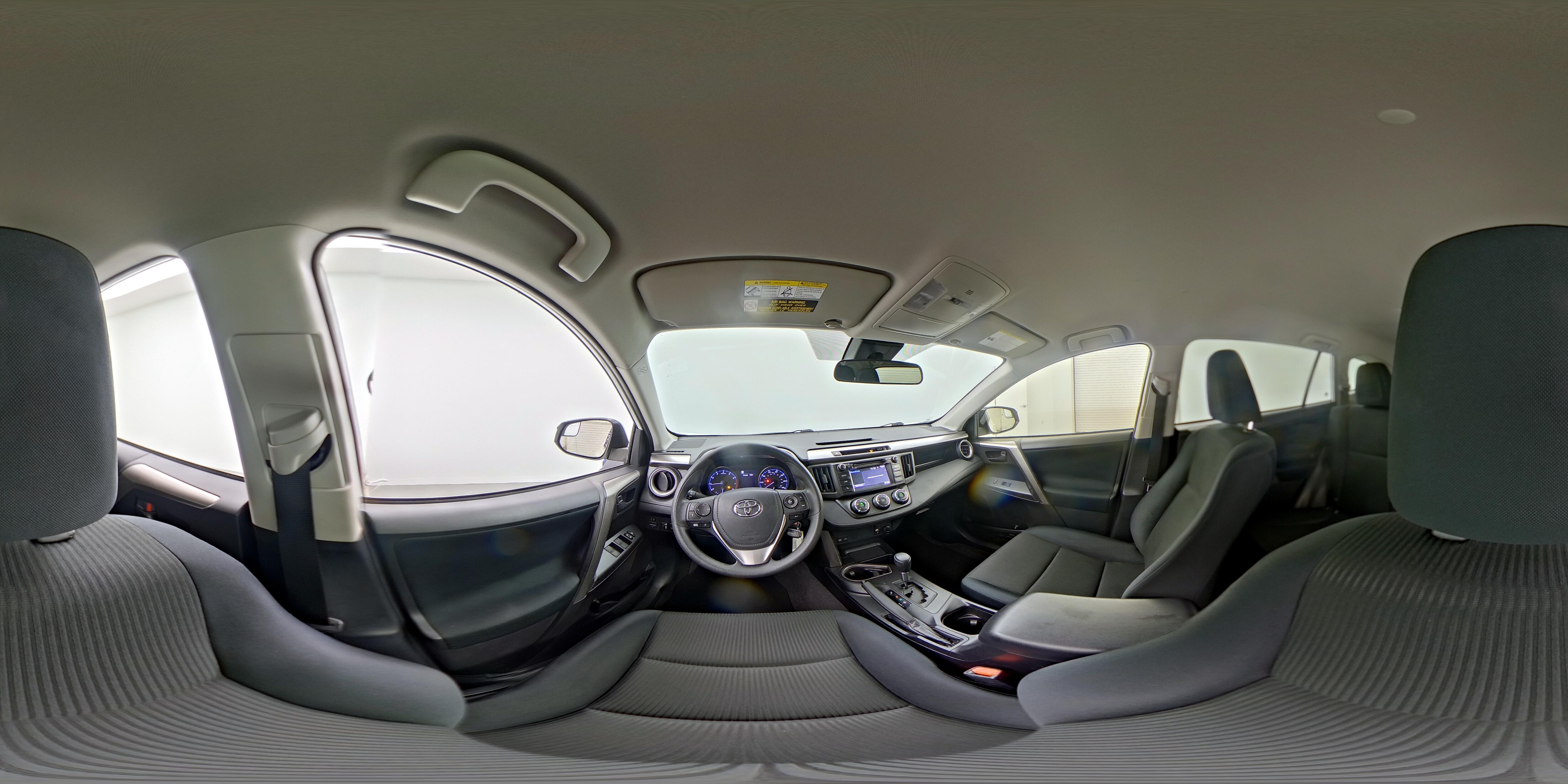 2018 Toyota RAV4 LE - Photo 26