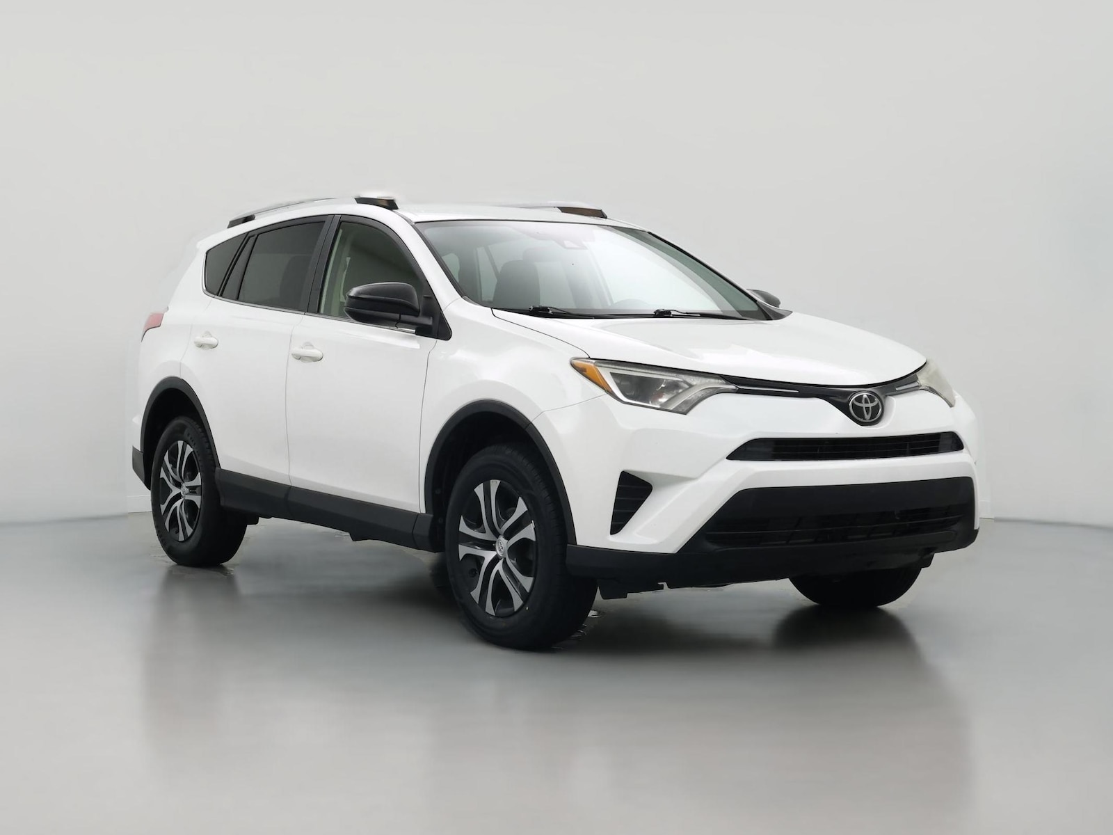 2018 Toyota RAV4 LE - Photo 1