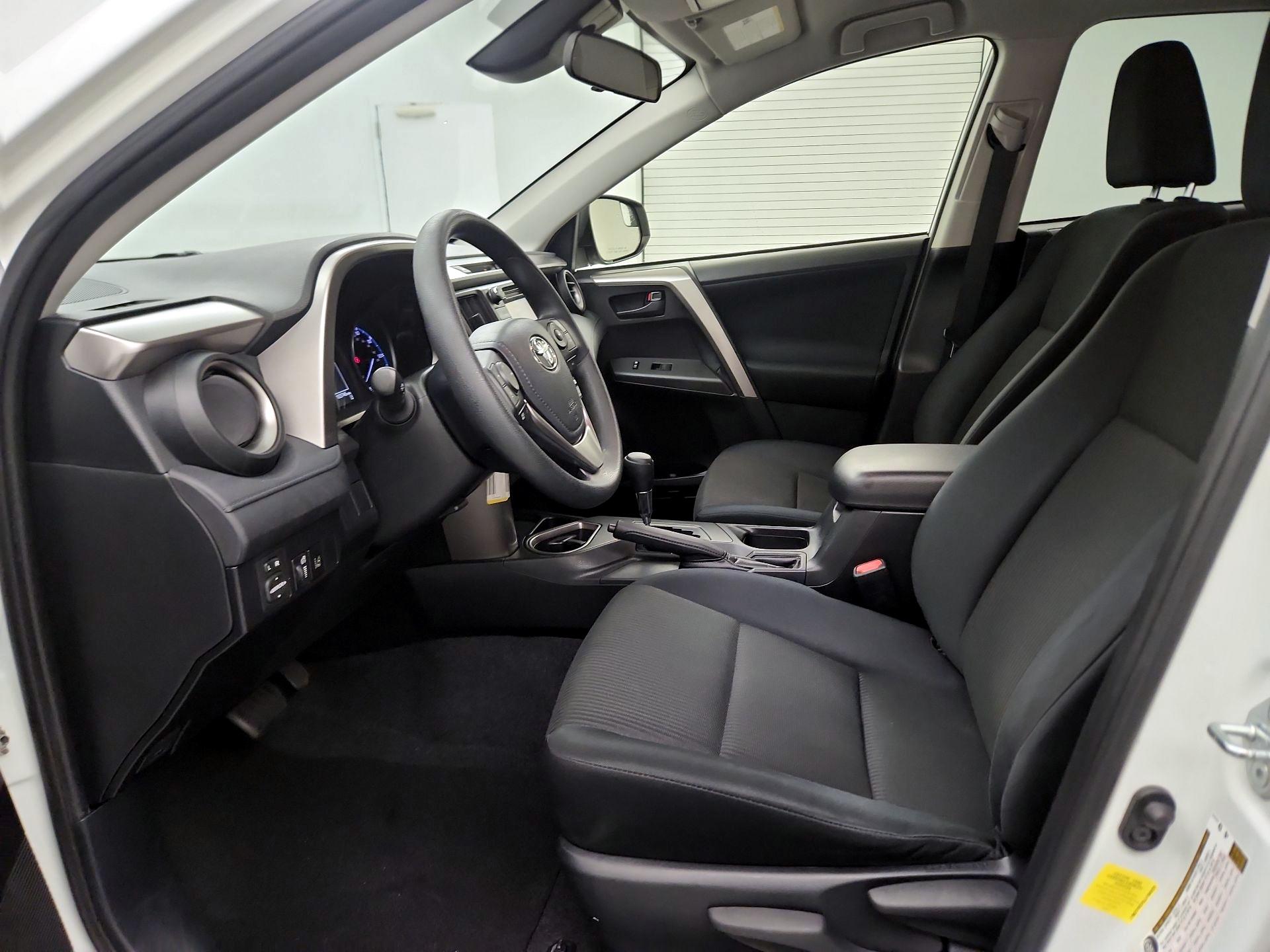 Thumbnail: 2018 Toyota RAV4 - 11