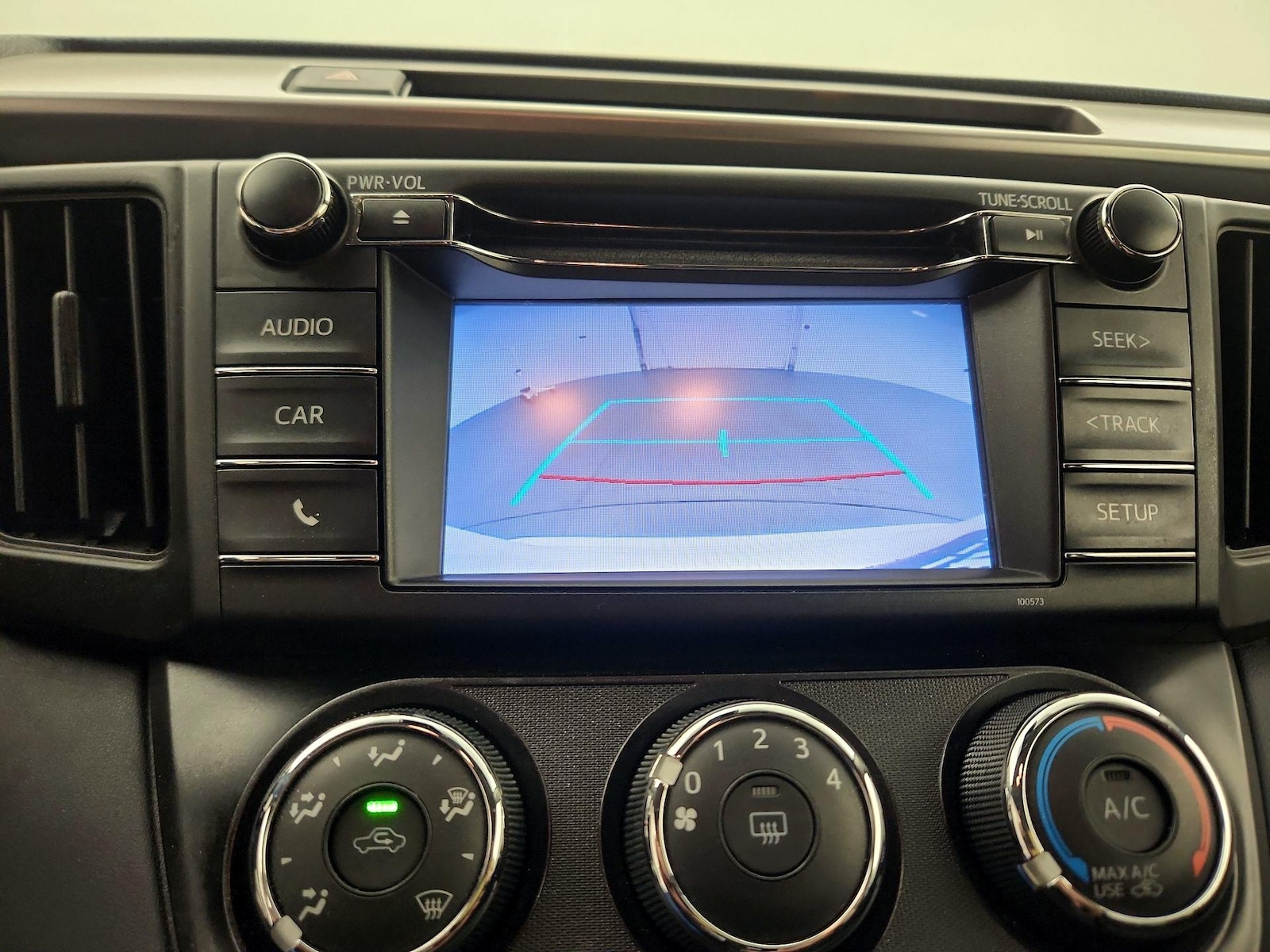 2018 Toyota RAV4 LE - Photo 15