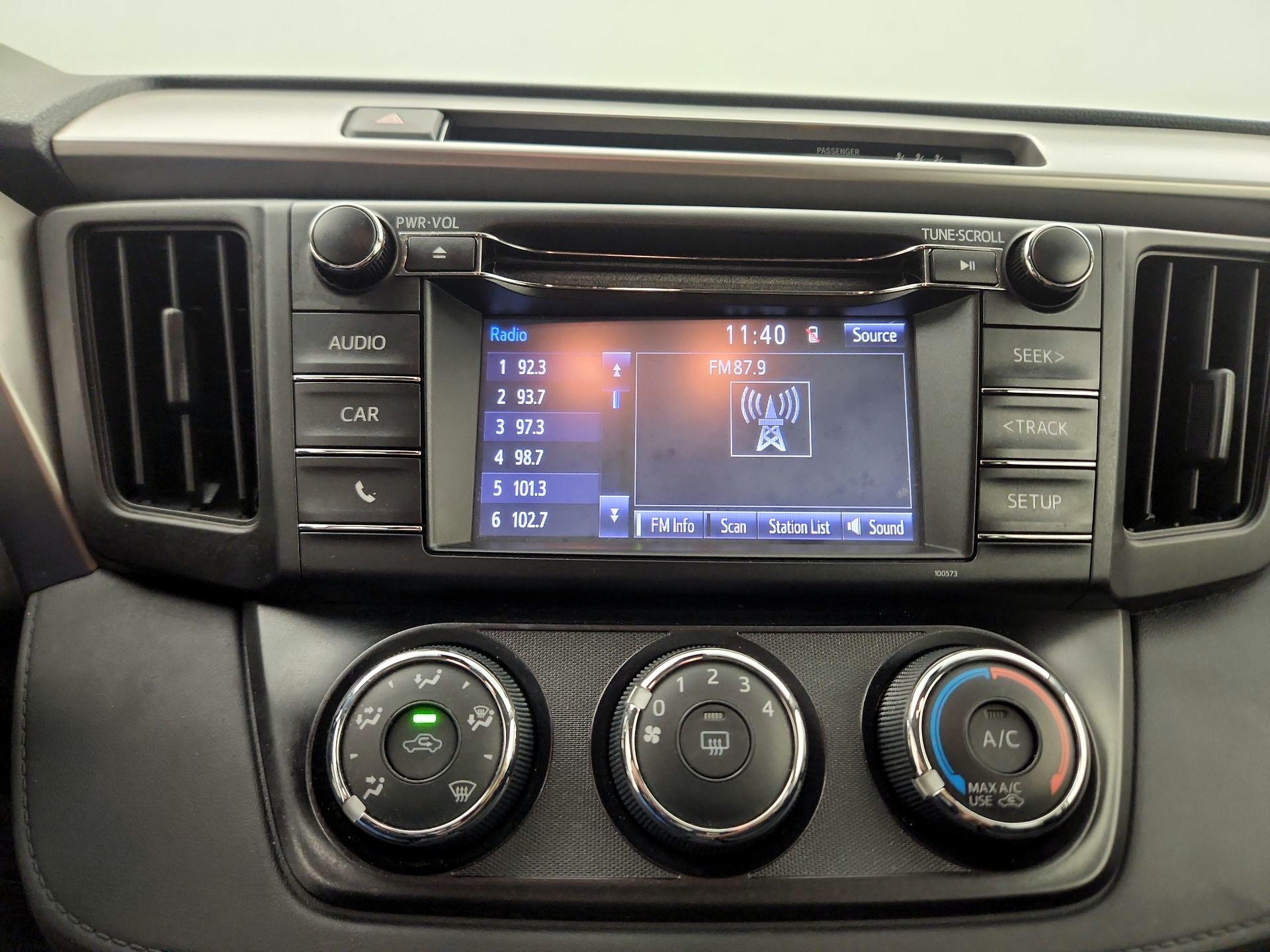 Thumbnail: 2018 Toyota RAV4 - 15