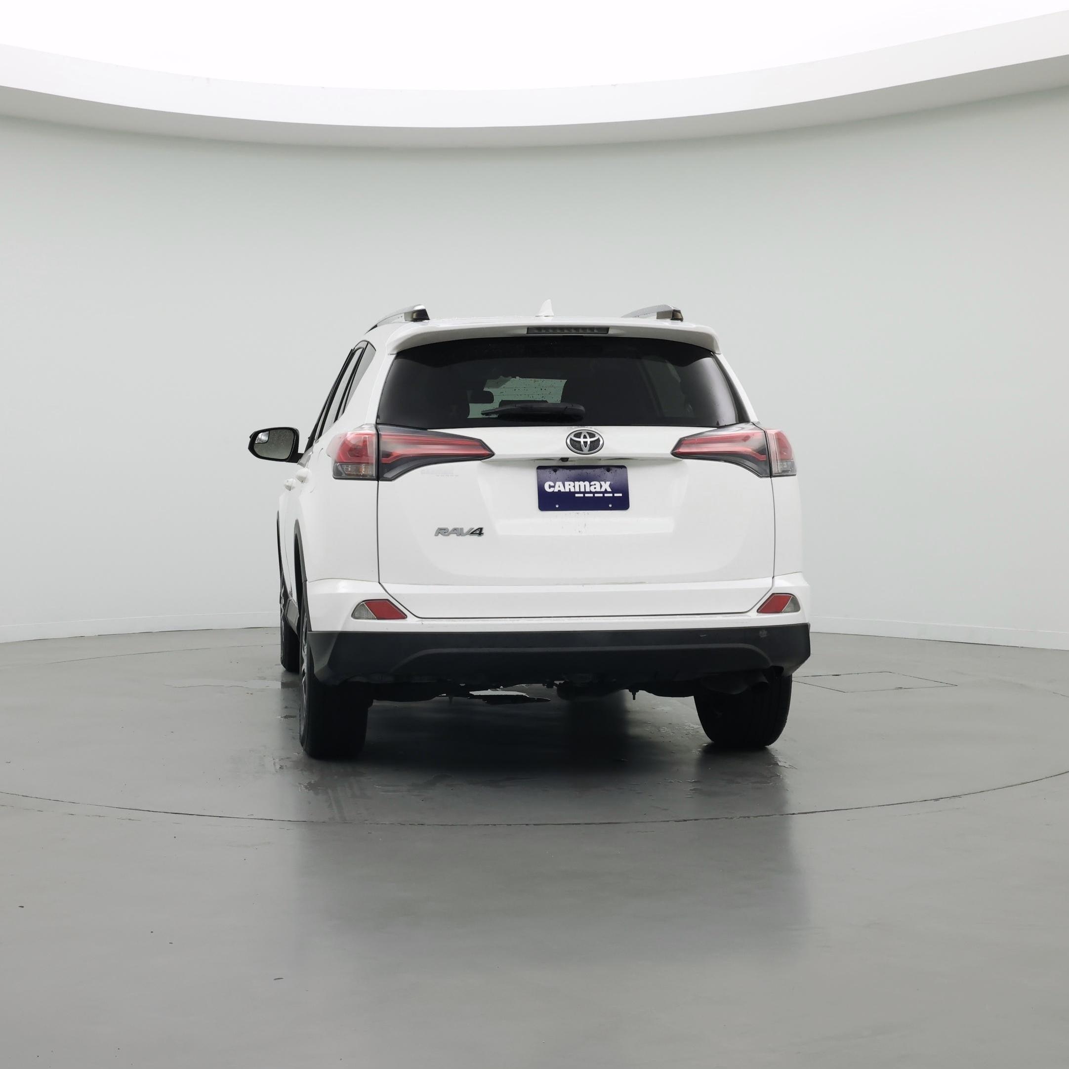 Thumbnail: 2018 Toyota RAV4 - 6