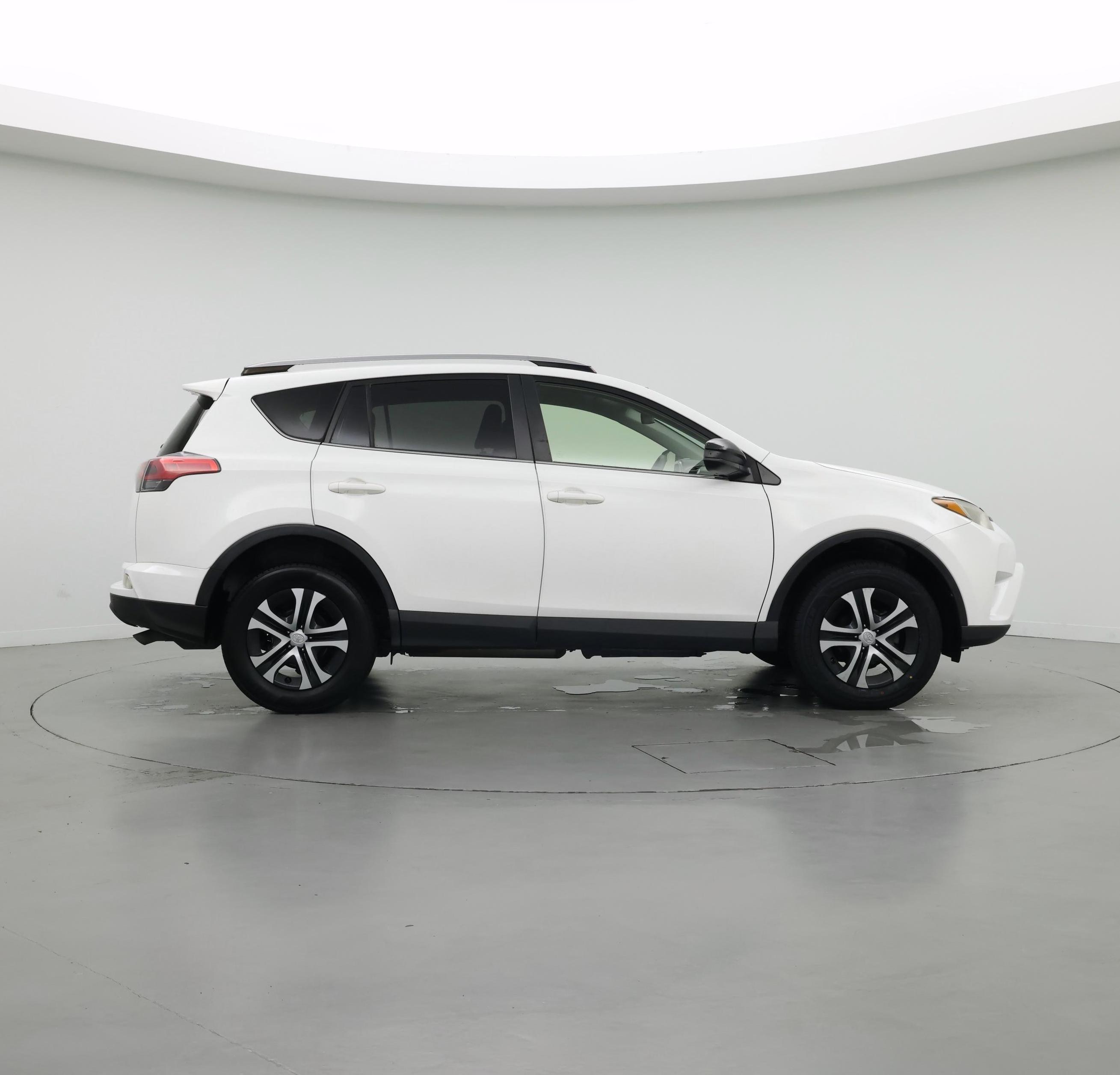 Thumbnail: 2018 Toyota RAV4 - 7