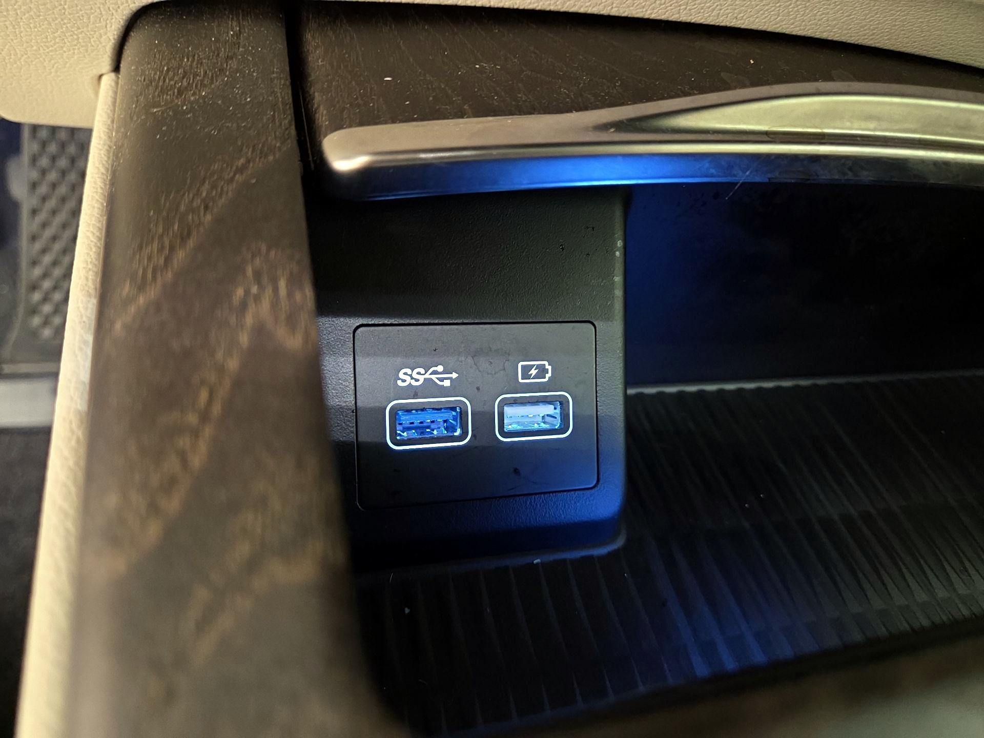 Thumbnail: 2023 Genesis G80 - 19
