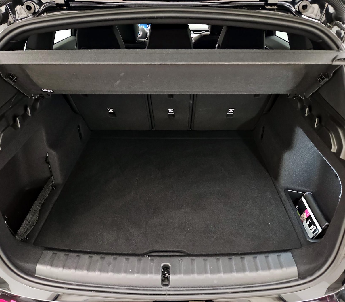 Trunk/Cargo (Seats Up)