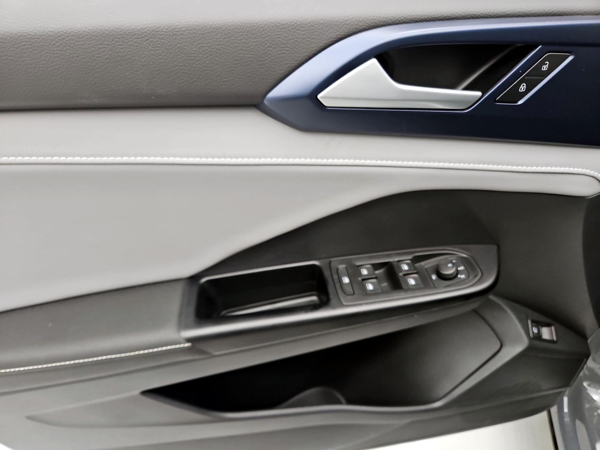 Thumbnail: 2024 Volkswagen Taos - 12