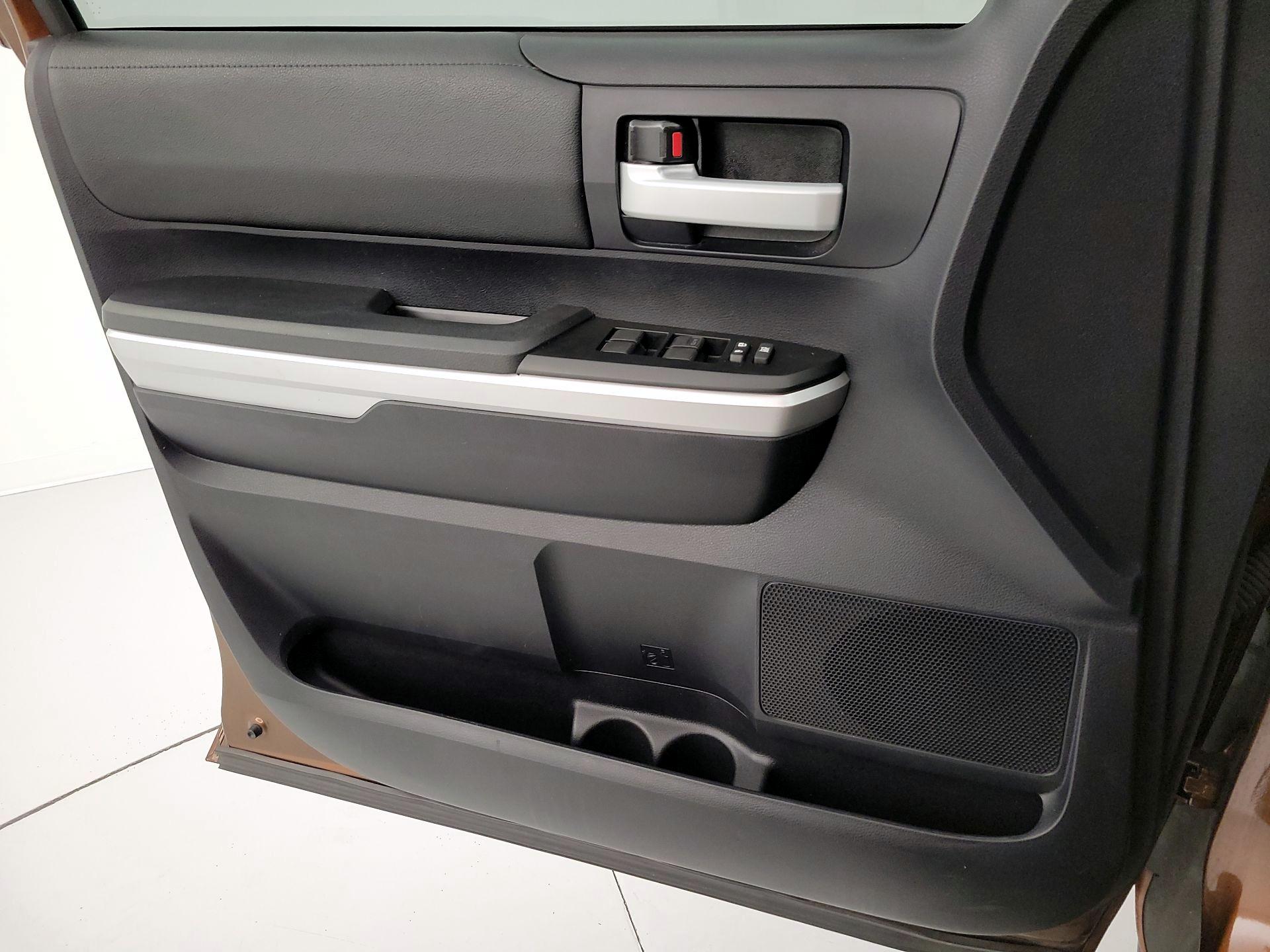 Thumbnail: 2016 Toyota Tundra - 12