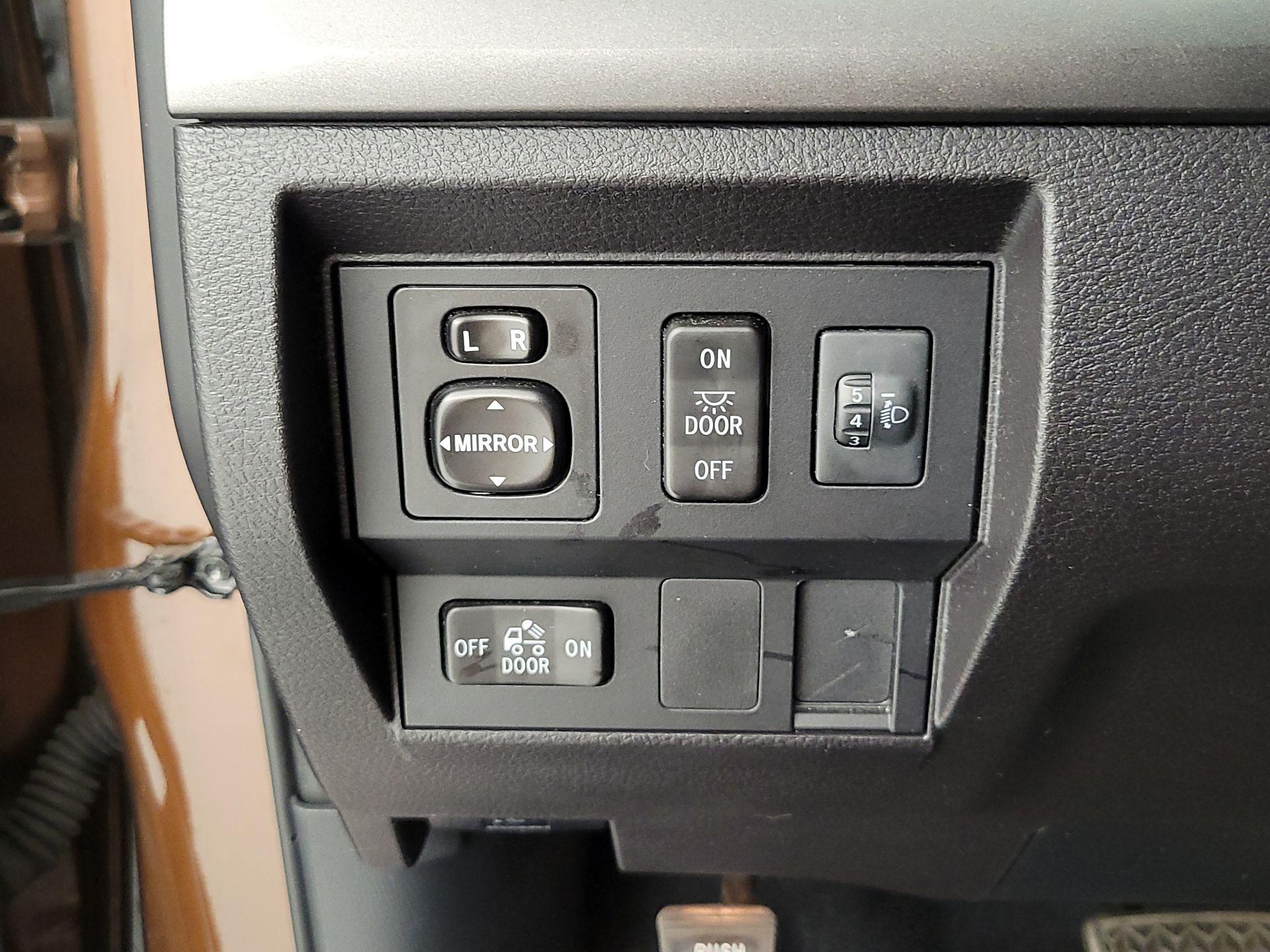 Thumbnail: 2016 Toyota Tundra - 13