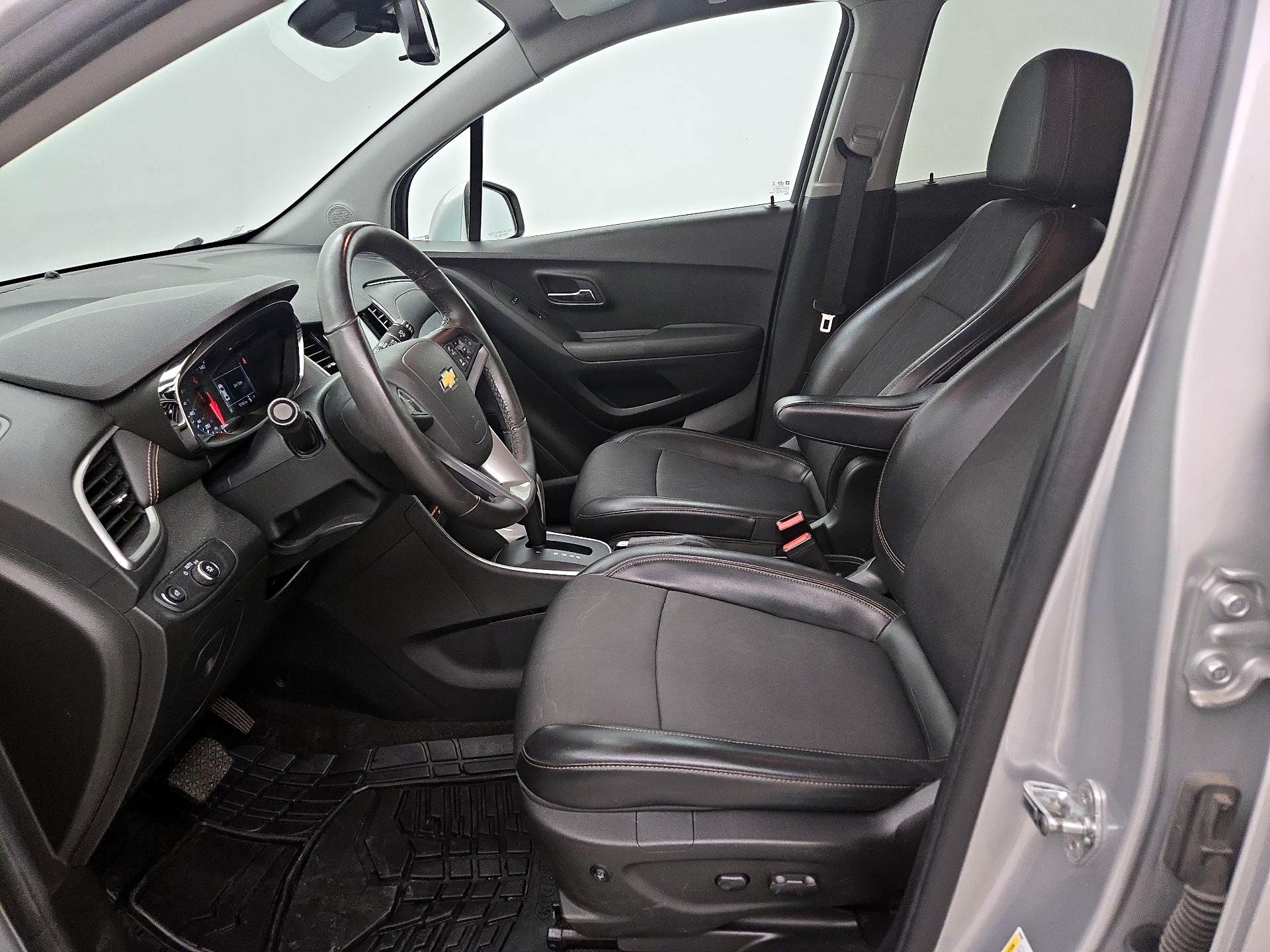 Thumbnail: 2017 Chevrolet Trax - 11