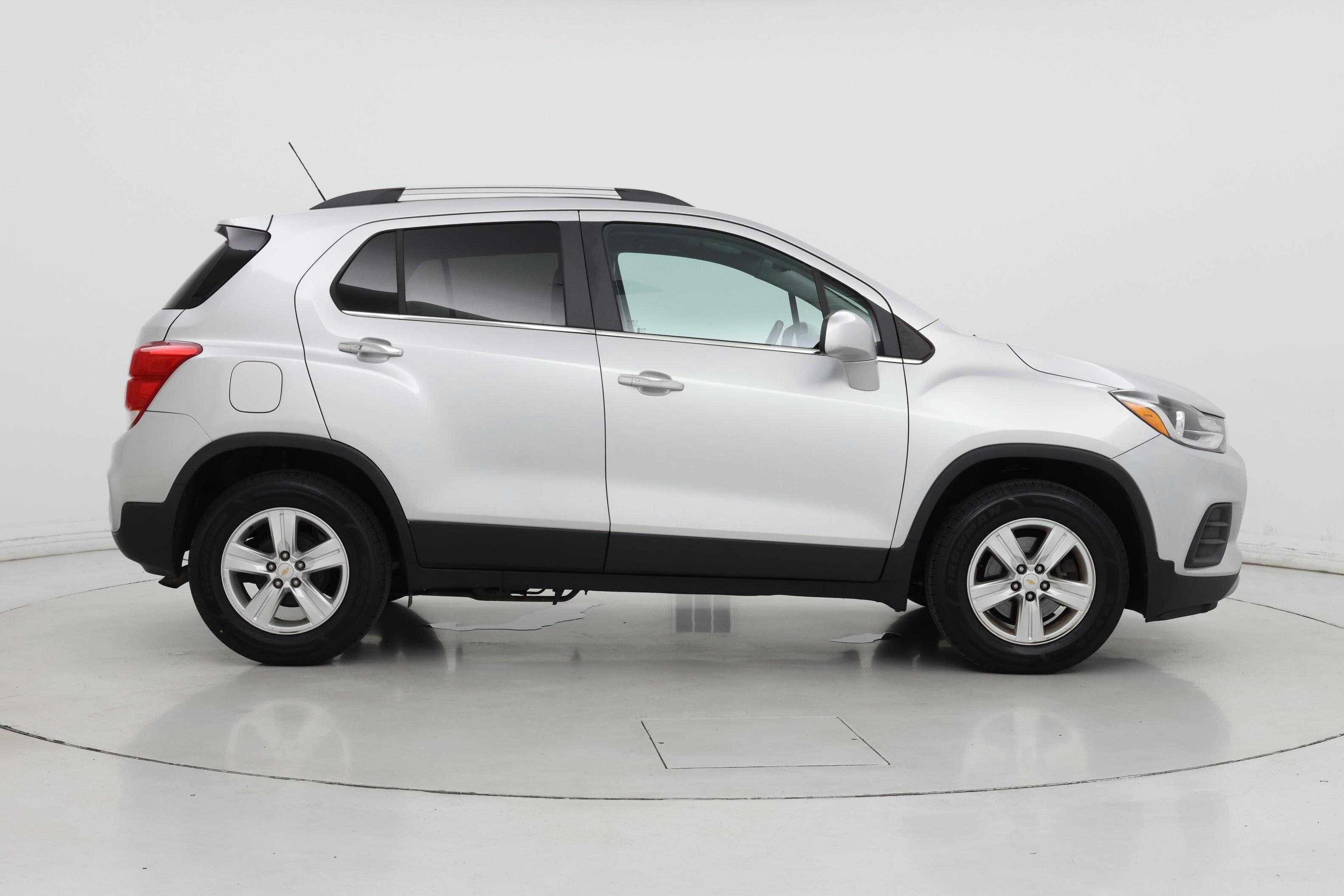 Thumbnail: 2017 Chevrolet Trax - 7
