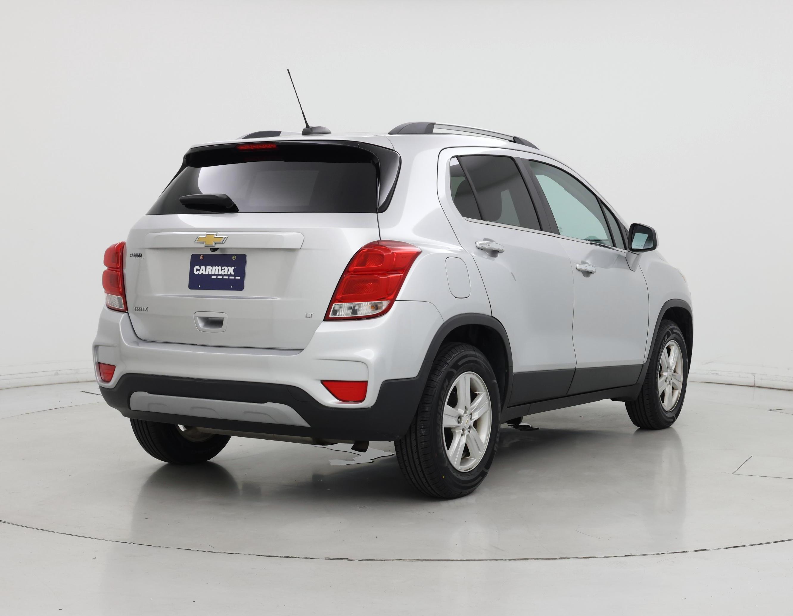 Thumbnail: 2017 Chevrolet Trax - 8