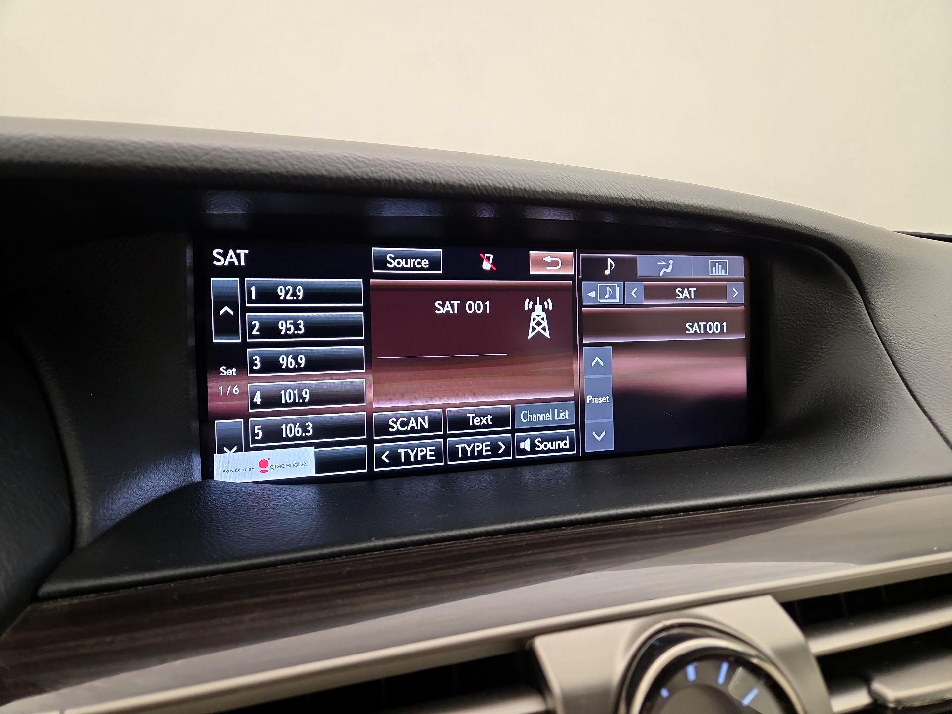 Thumbnail: 2015 Lexus LS - 15