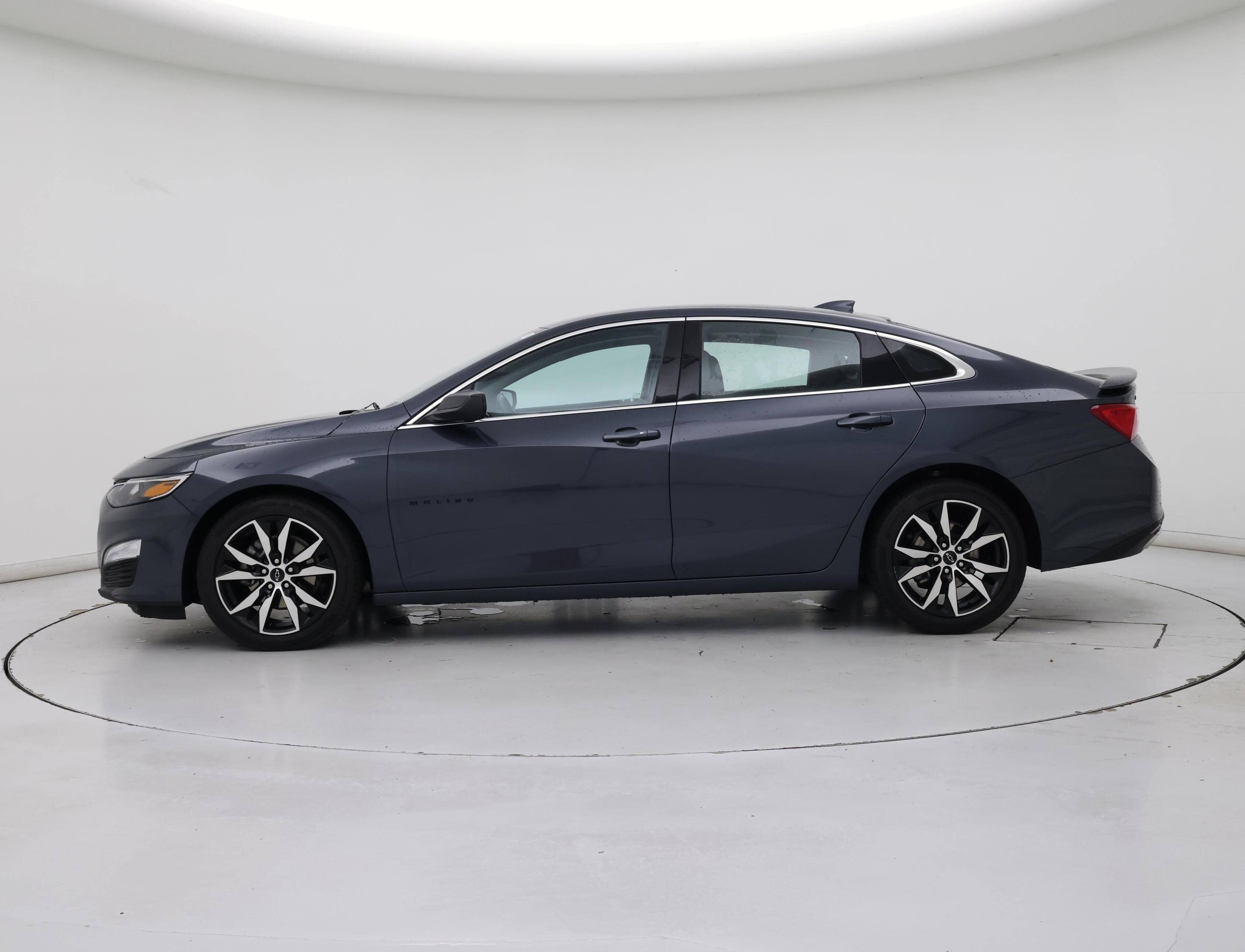 Thumbnail: 2021 Chevrolet Malibu - 3