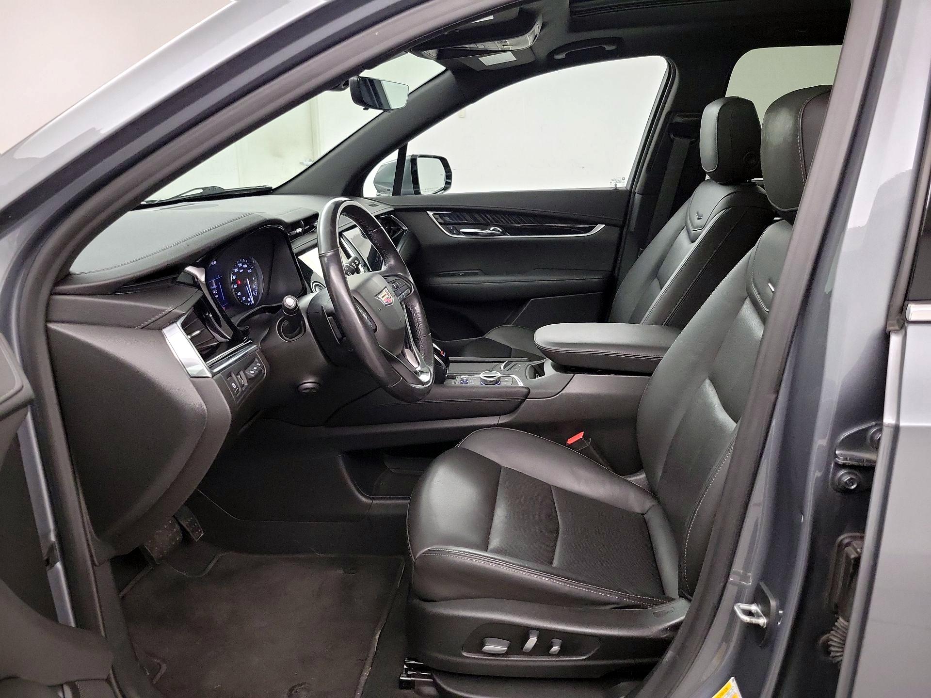 Thumbnail: 2021 Cadillac XT6 - 9
