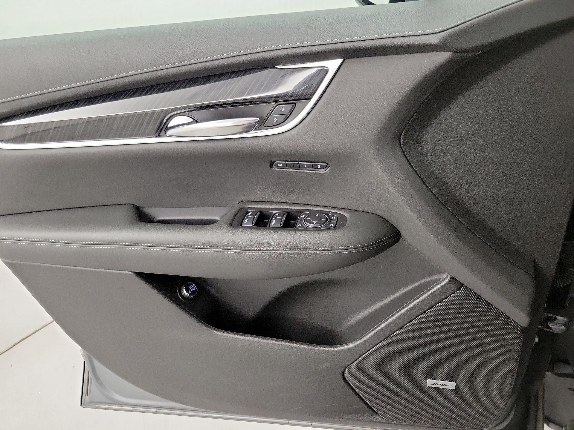 Thumbnail: 2021 Cadillac XT6 - 10