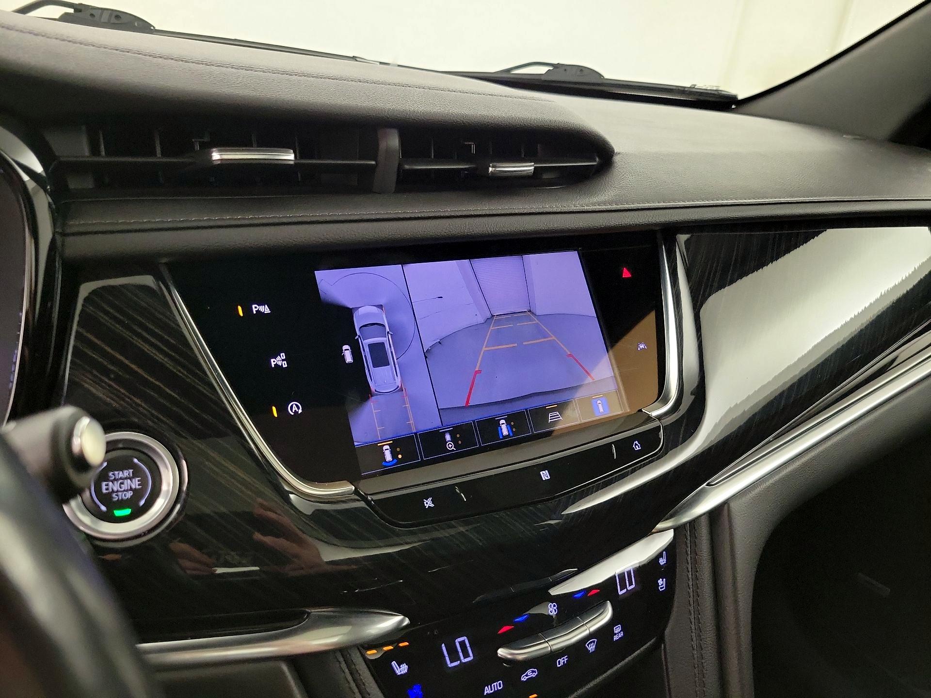 Thumbnail: 2021 Cadillac XT6 - 12