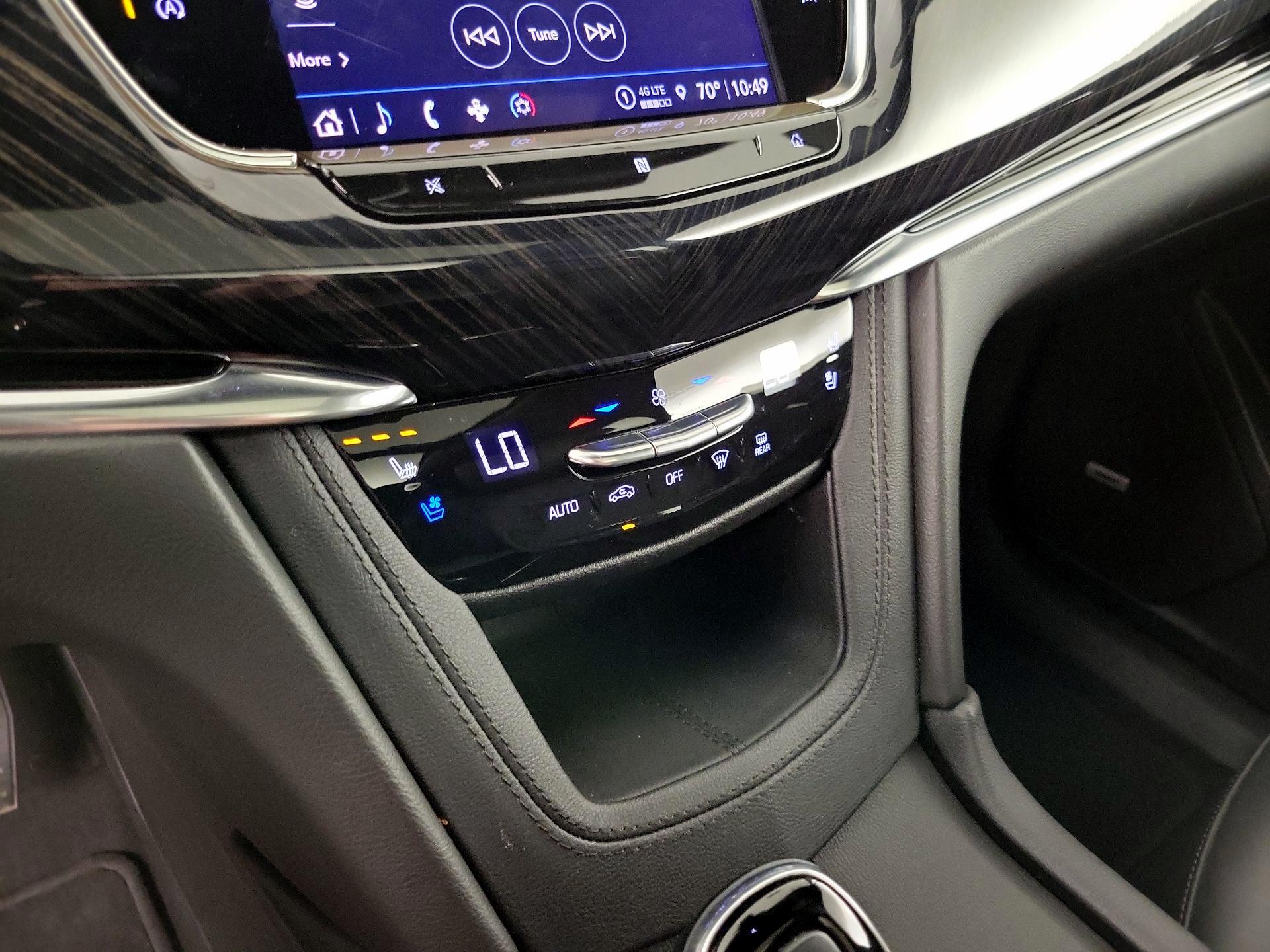 Thumbnail: 2021 Cadillac XT6 - 14