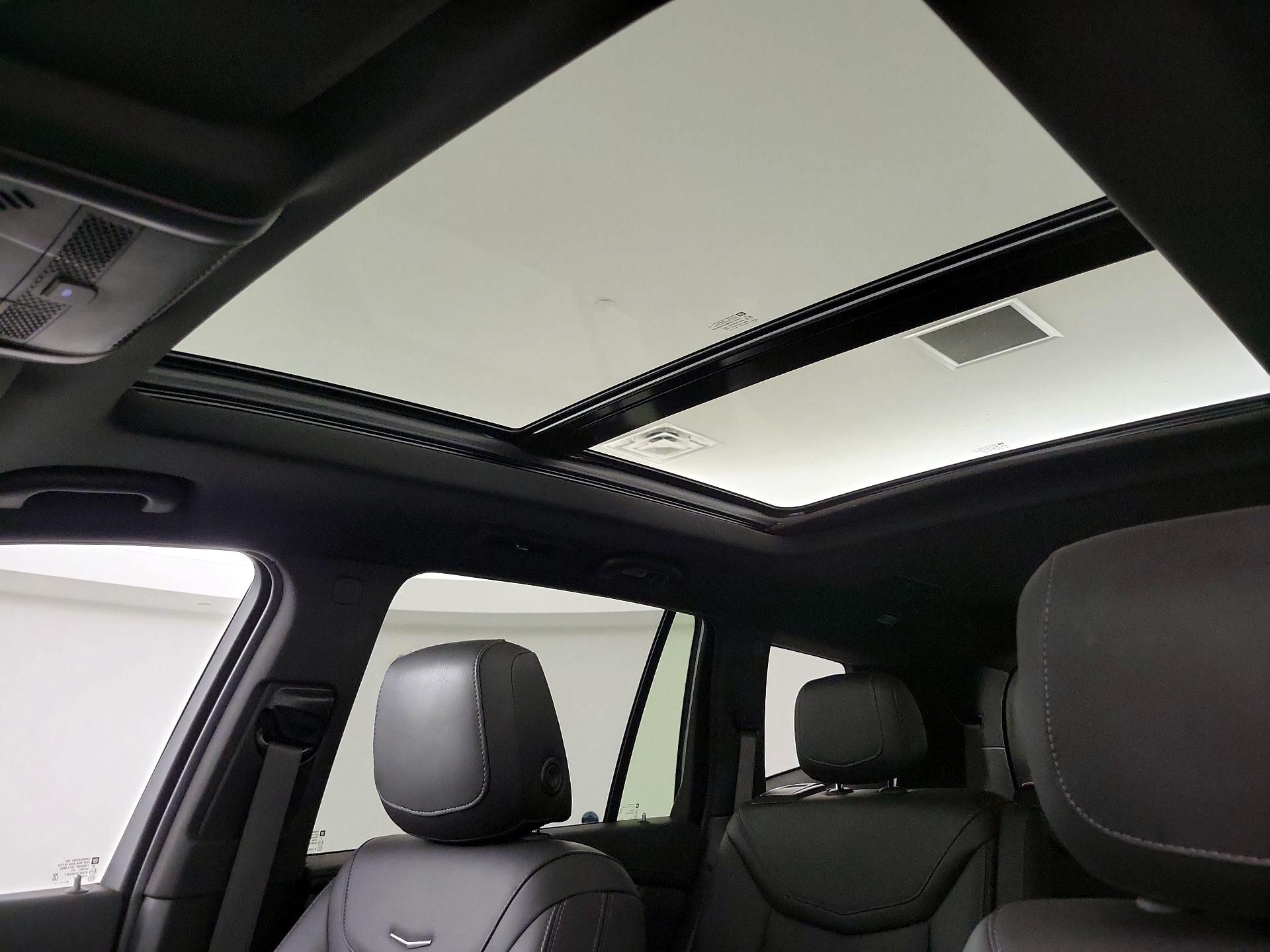 Thumbnail: 2021 Cadillac XT6 - 17