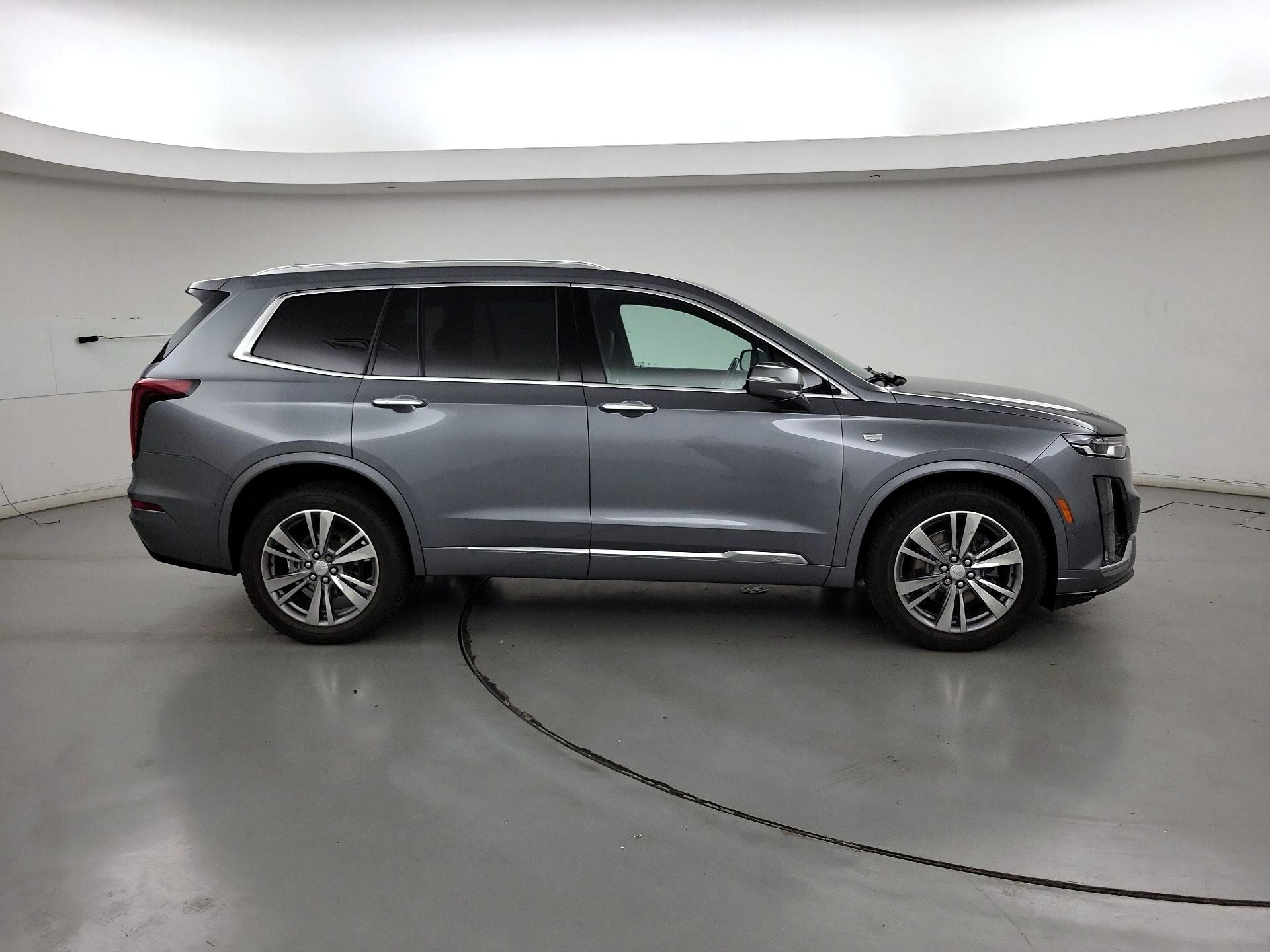 Thumbnail: 2021 Cadillac XT6 - 4