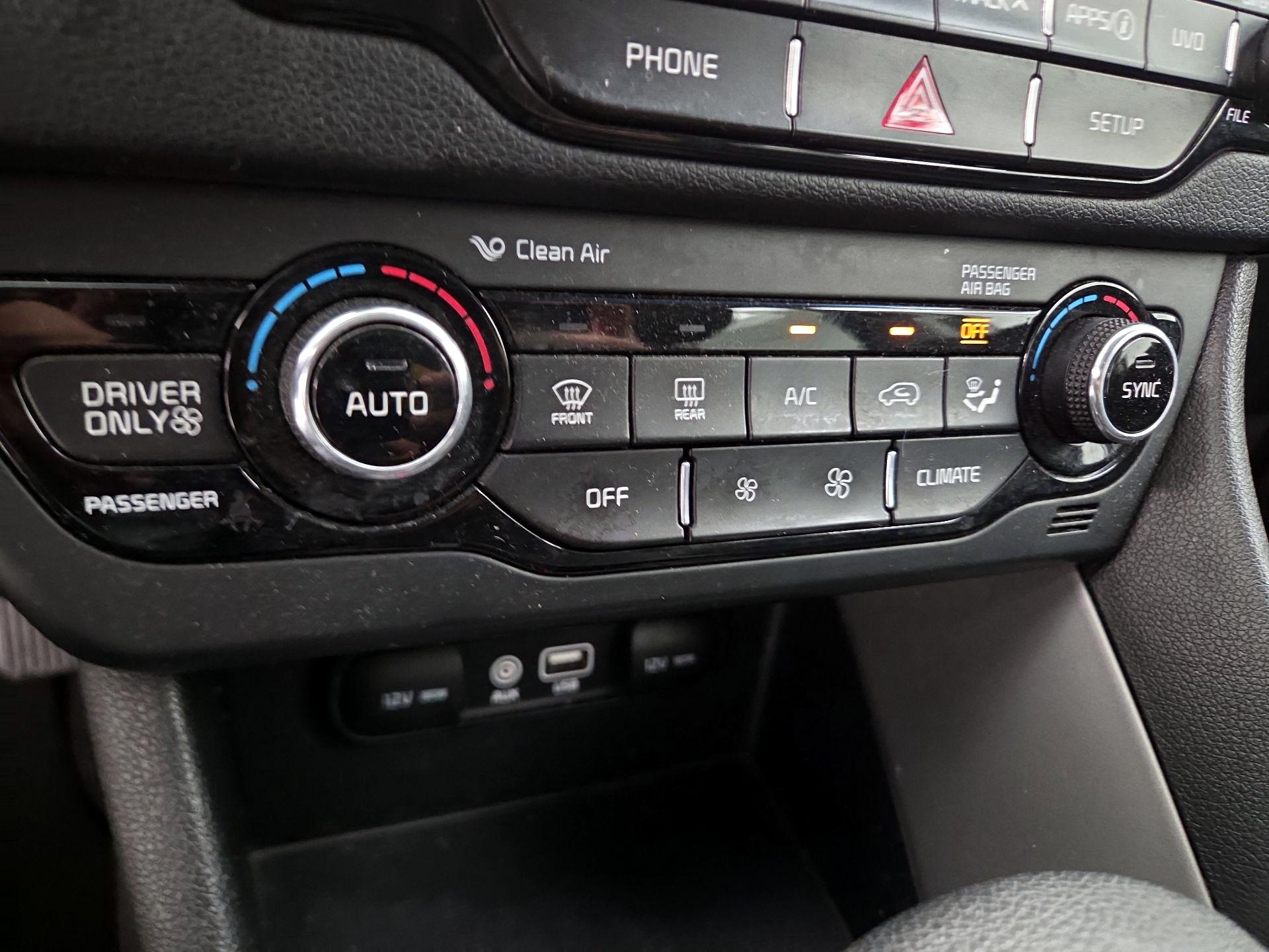 Thumbnail: 2018 Kia Niro - 16