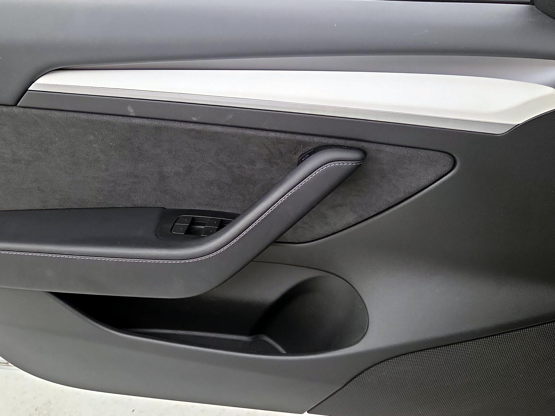 Thumbnail: 2023 Tesla Model 3 - 12