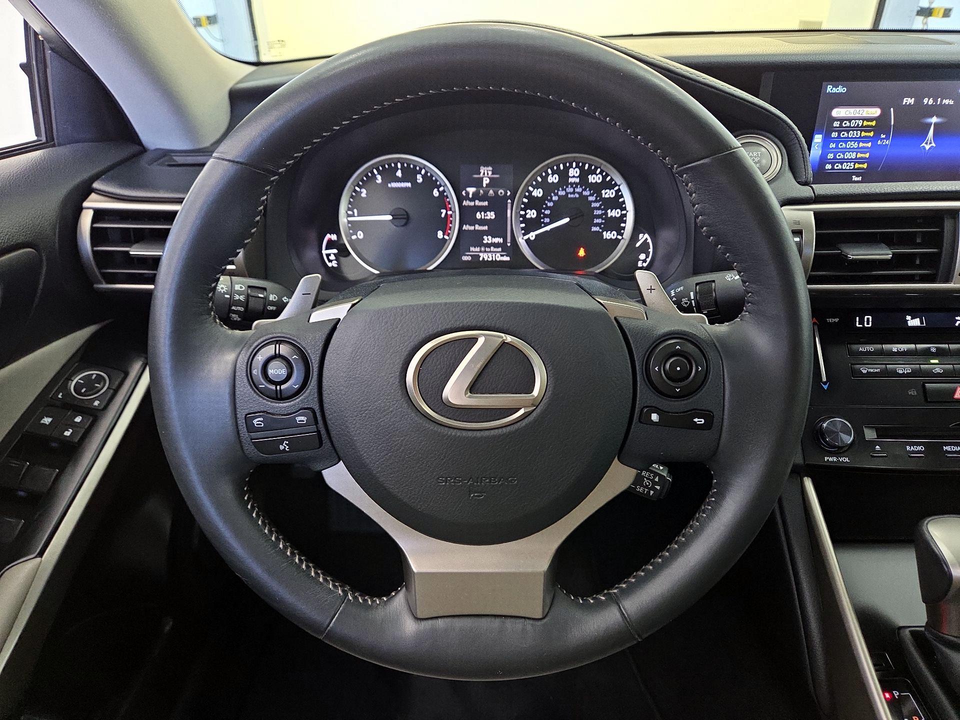 Thumbnail: 2014 Lexus IS - 10