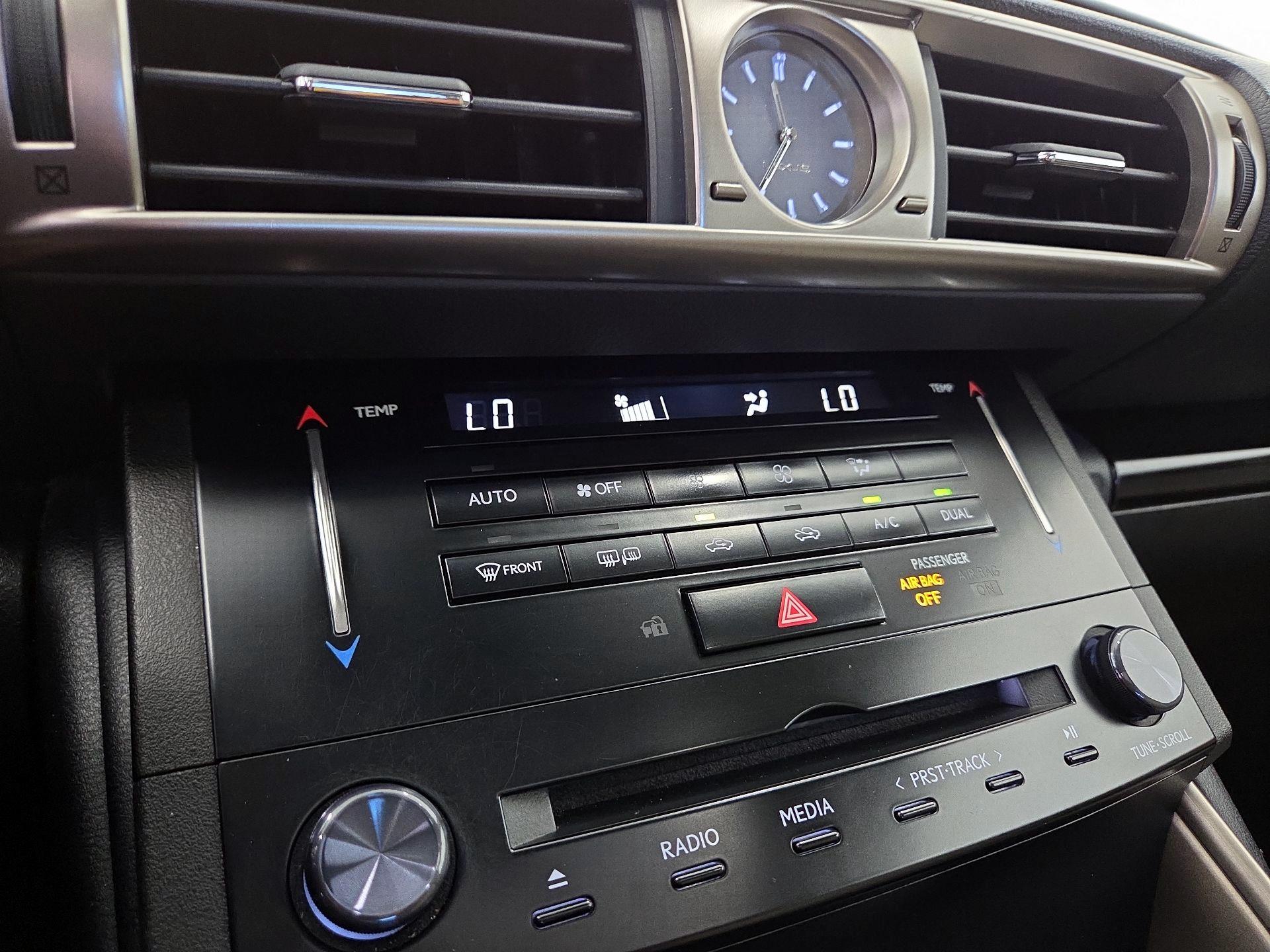 Thumbnail: 2014 Lexus IS - 16