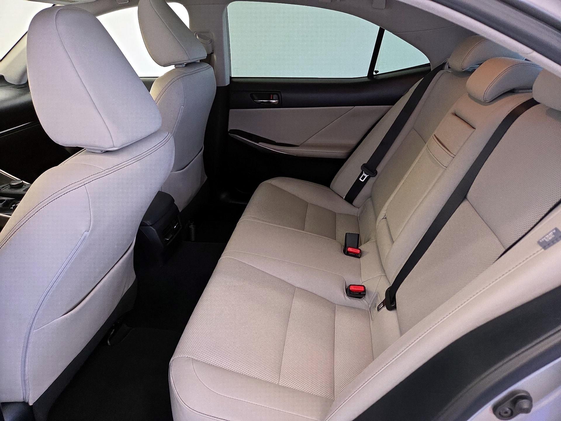Thumbnail: 2014 Lexus IS - 20
