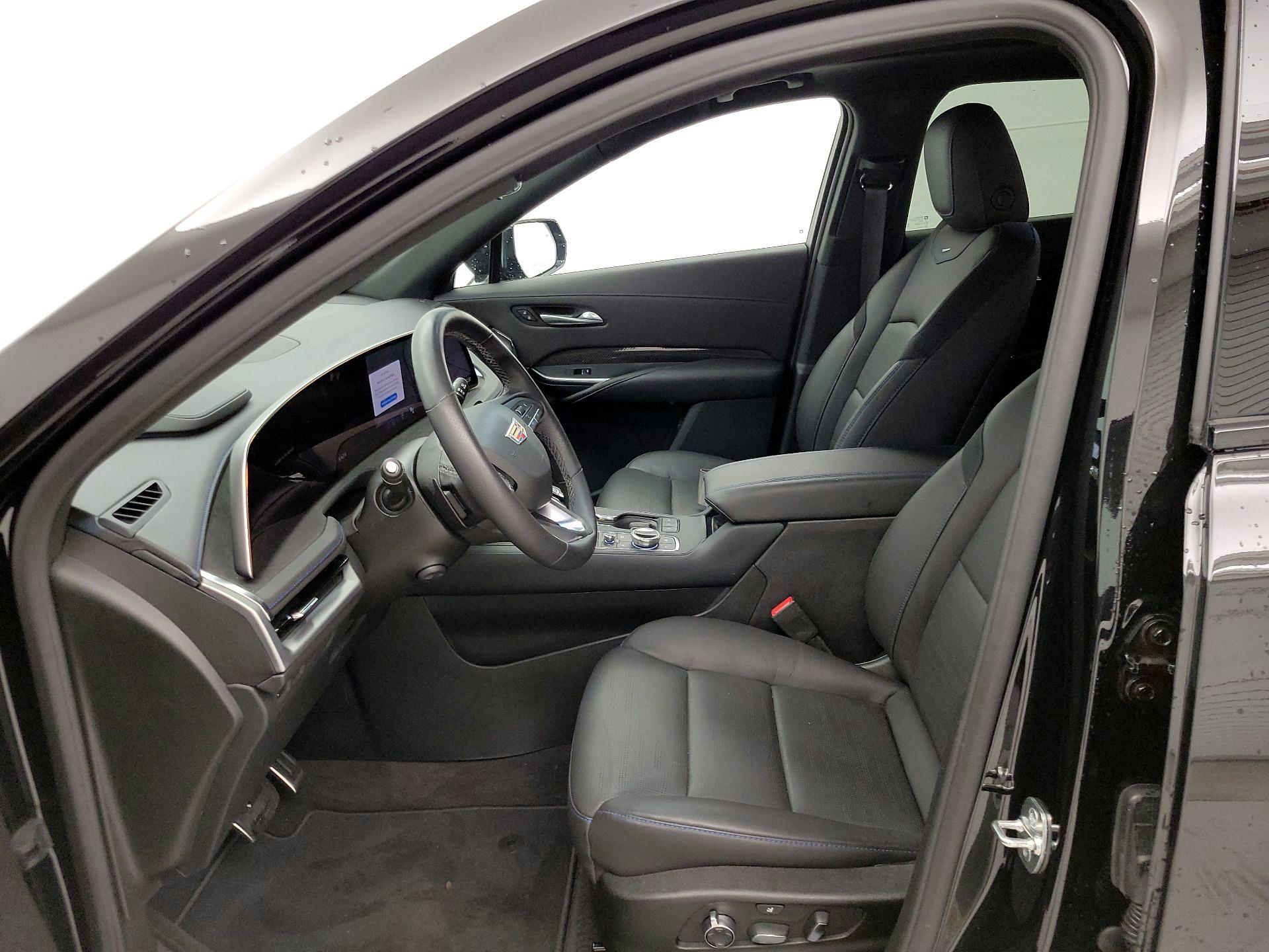 Thumbnail: 2025 Cadillac XT4 - 11