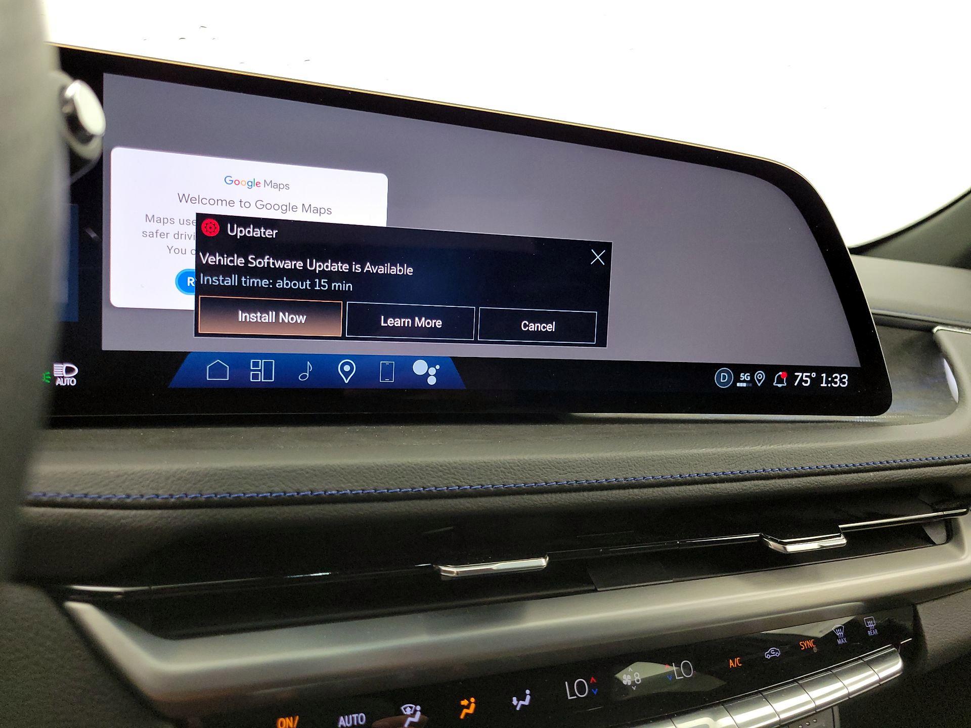 Thumbnail: 2025 Cadillac XT4 - 14