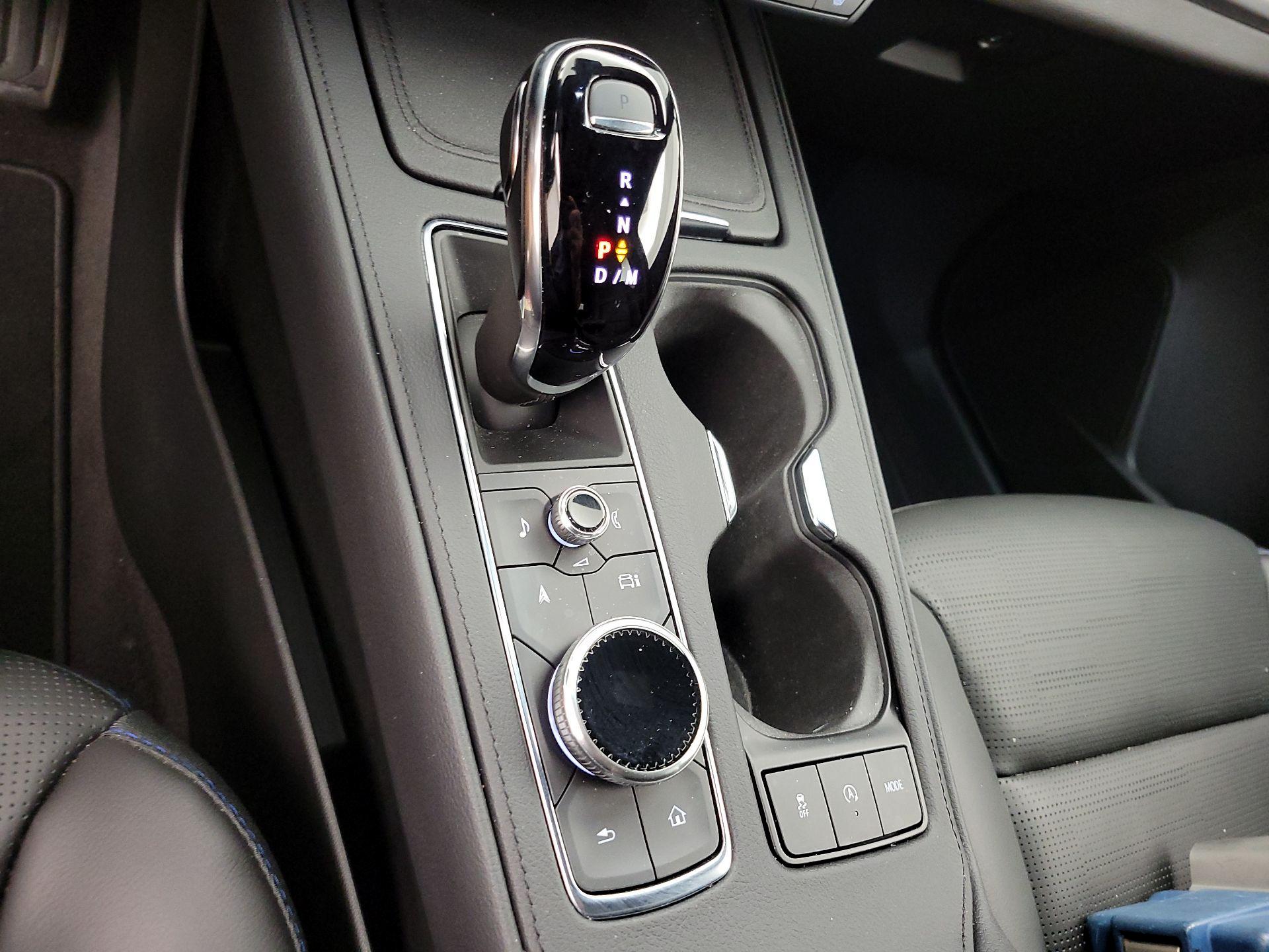 Thumbnail: 2025 Cadillac XT4 - 18