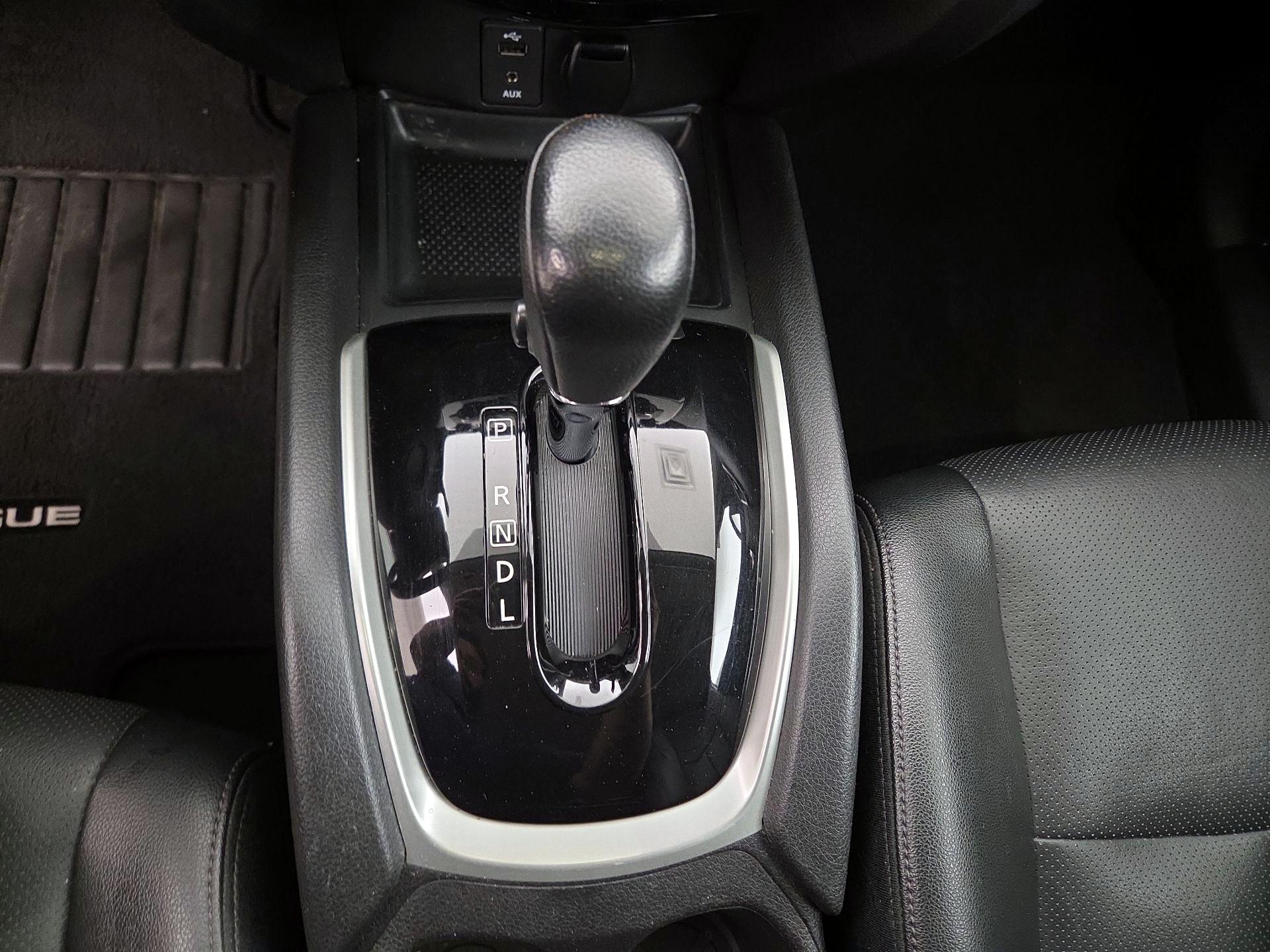 Thumbnail: 2015 Nissan Rogue - 18