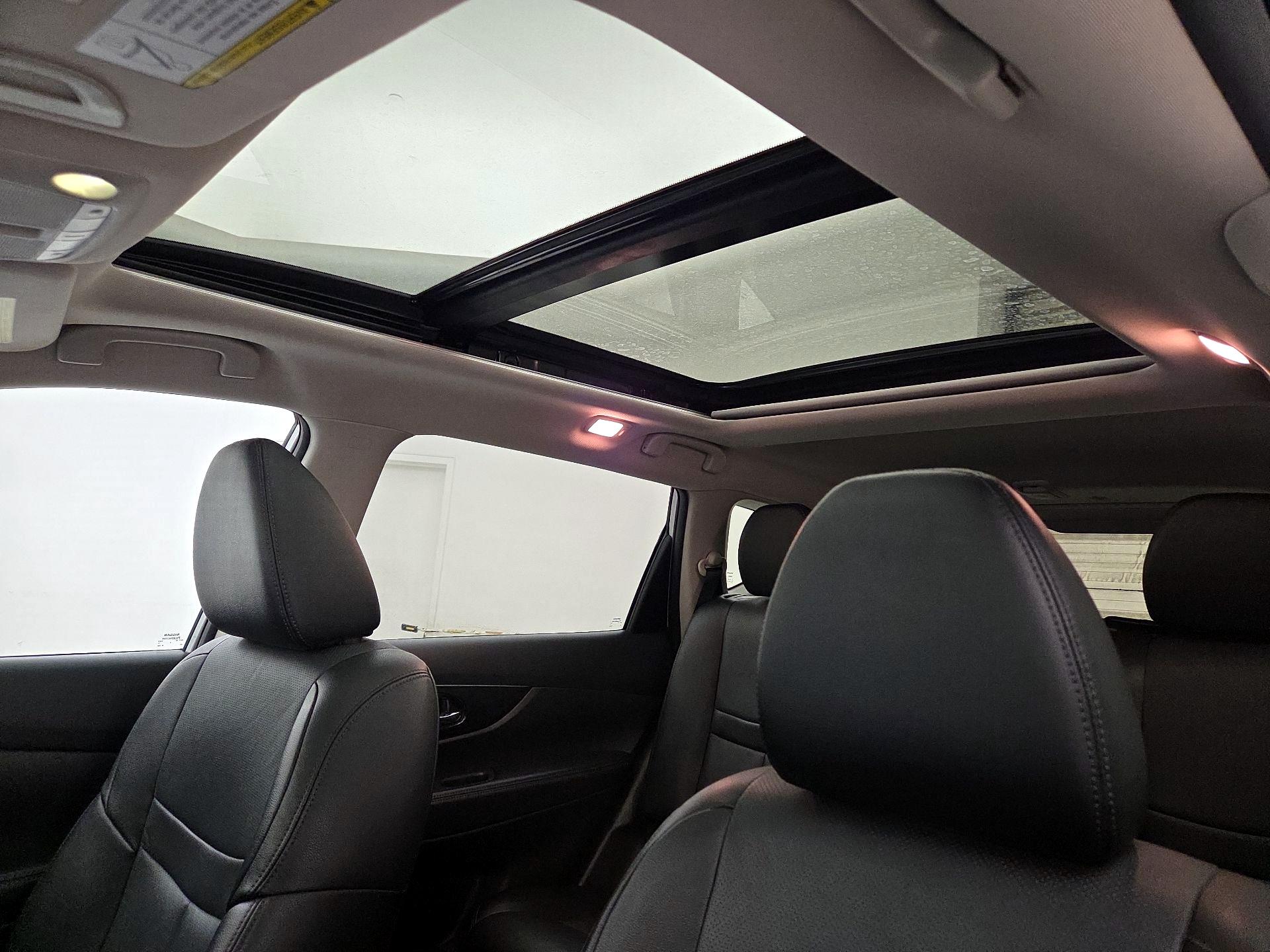 Thumbnail: 2015 Nissan Rogue - 20
