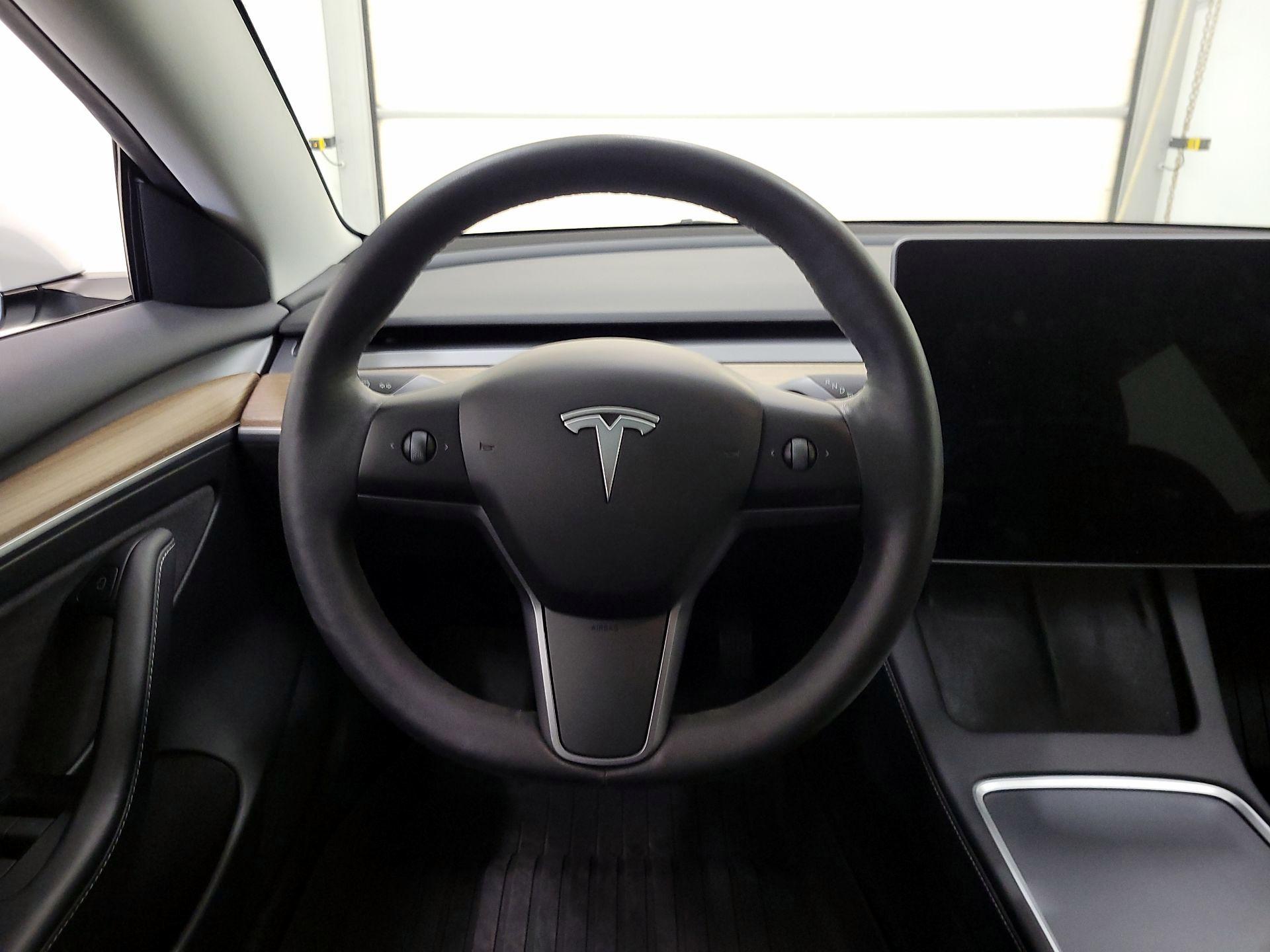 Thumbnail: 2023 Tesla Model 3 - 10