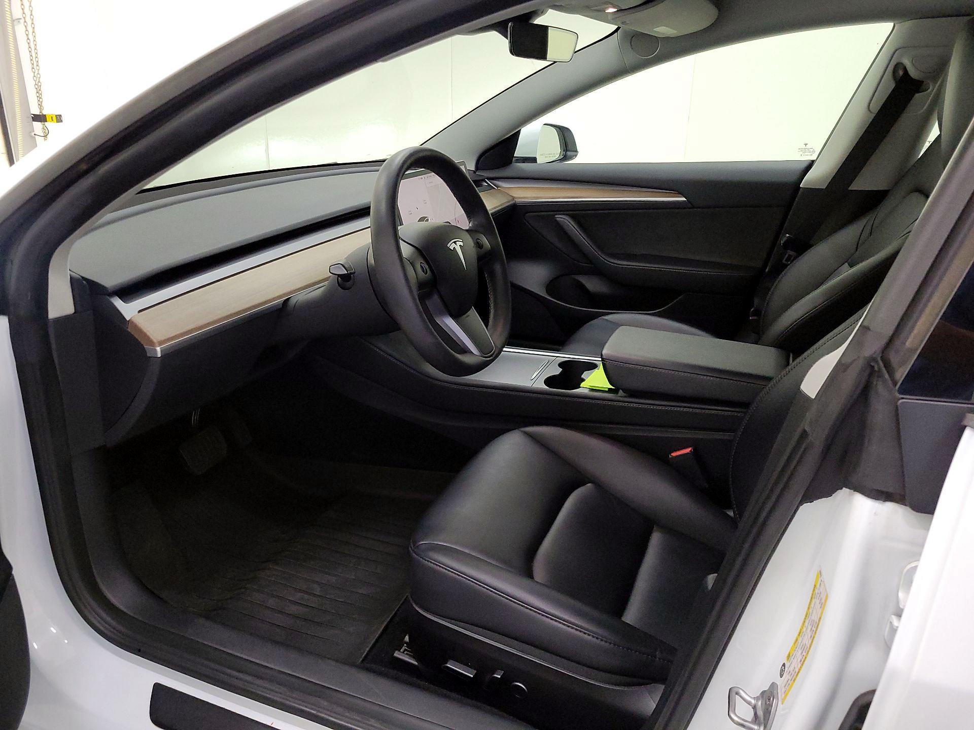 Thumbnail: 2023 Tesla Model 3 - 11