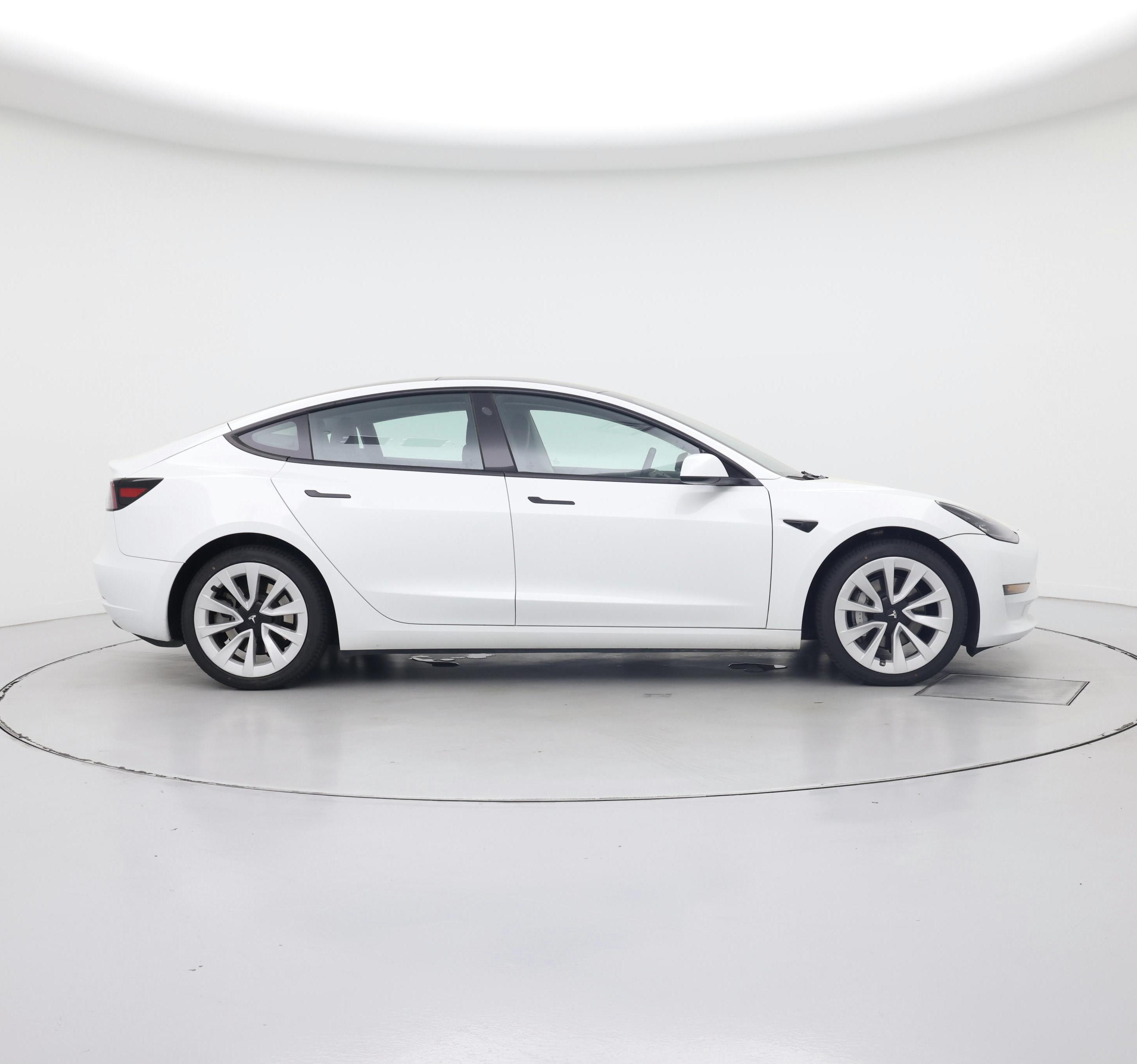 Thumbnail: 2023 Tesla Model 3 - 7