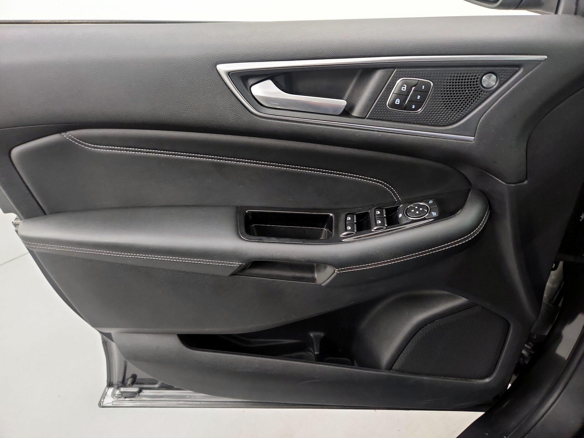 Thumbnail: 2019 Ford Edge - 12