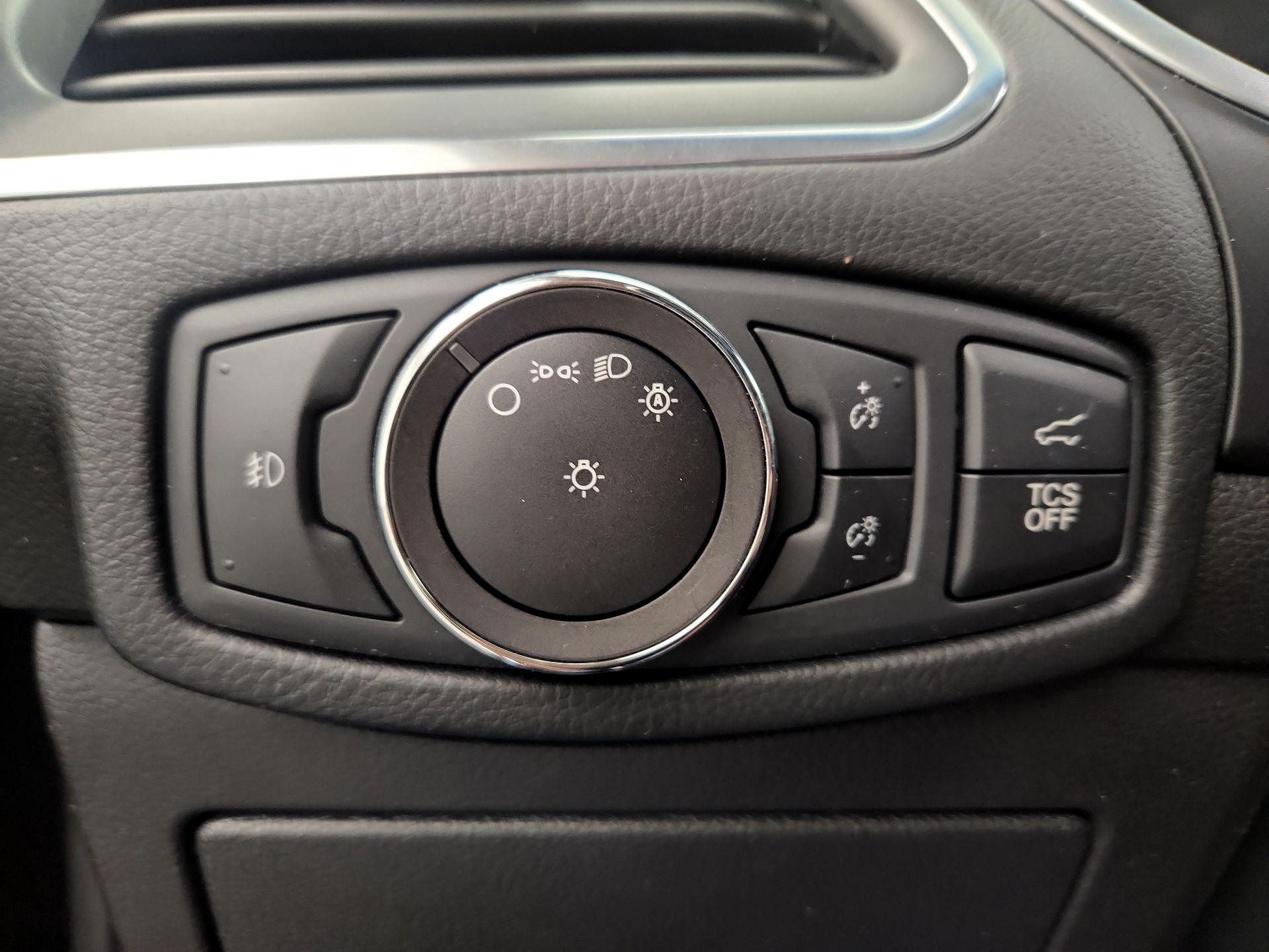 Thumbnail: 2019 Ford Edge - 13