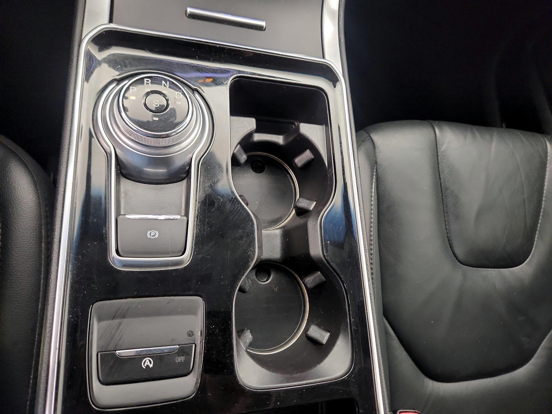 Thumbnail: 2019 Ford Edge - 17