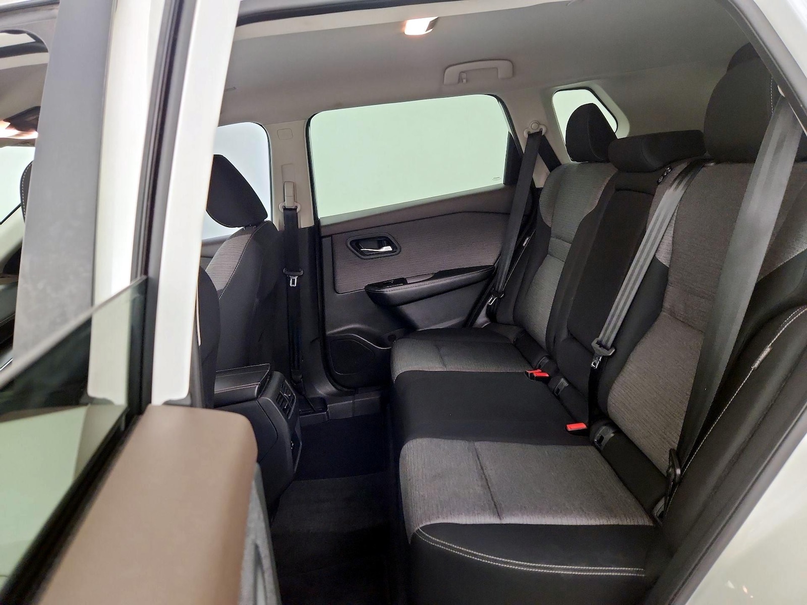 2022 Nissan Rogue SV - Photo 20
