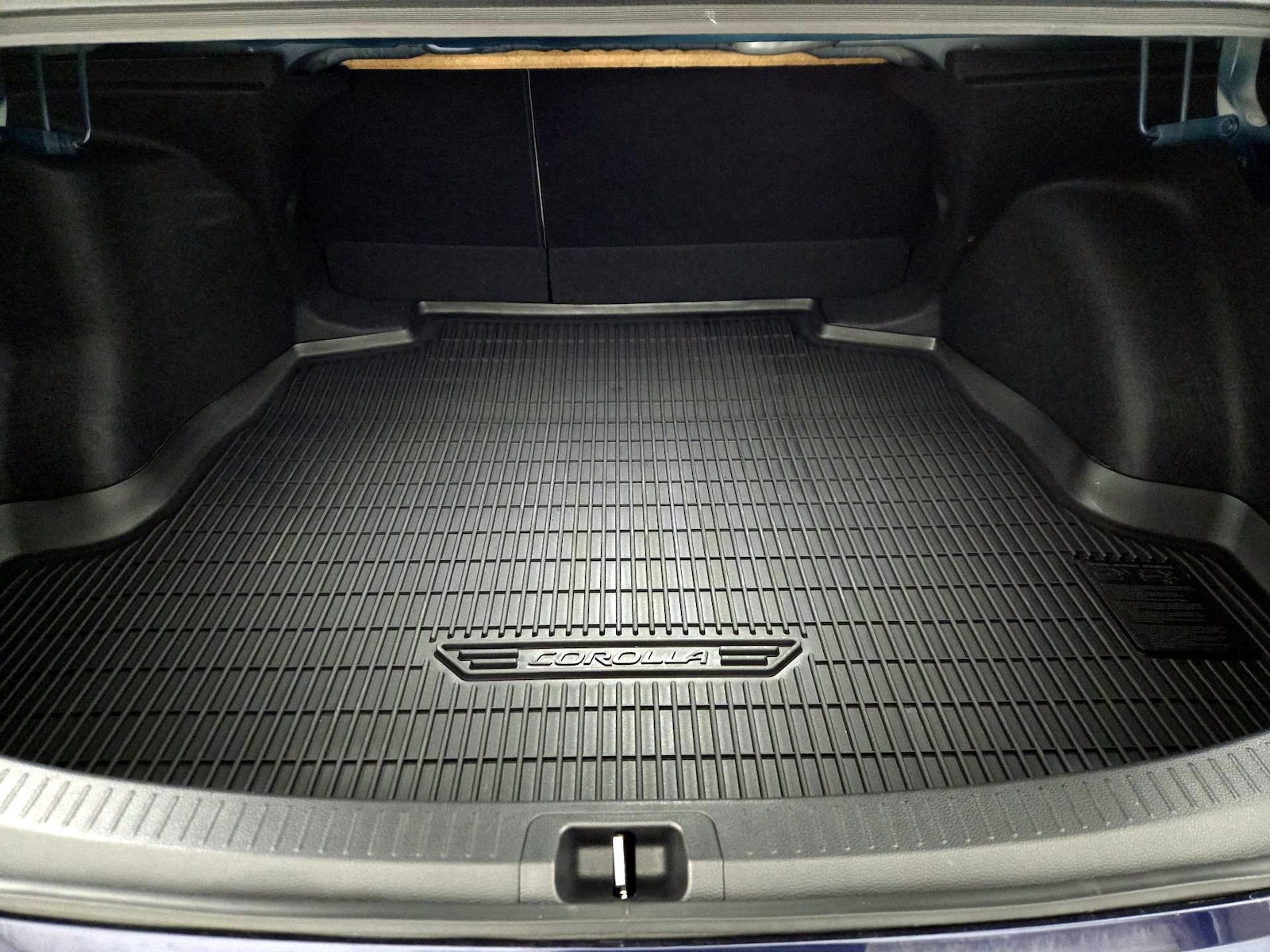 2025 Toyota Corolla LE - Photo 21