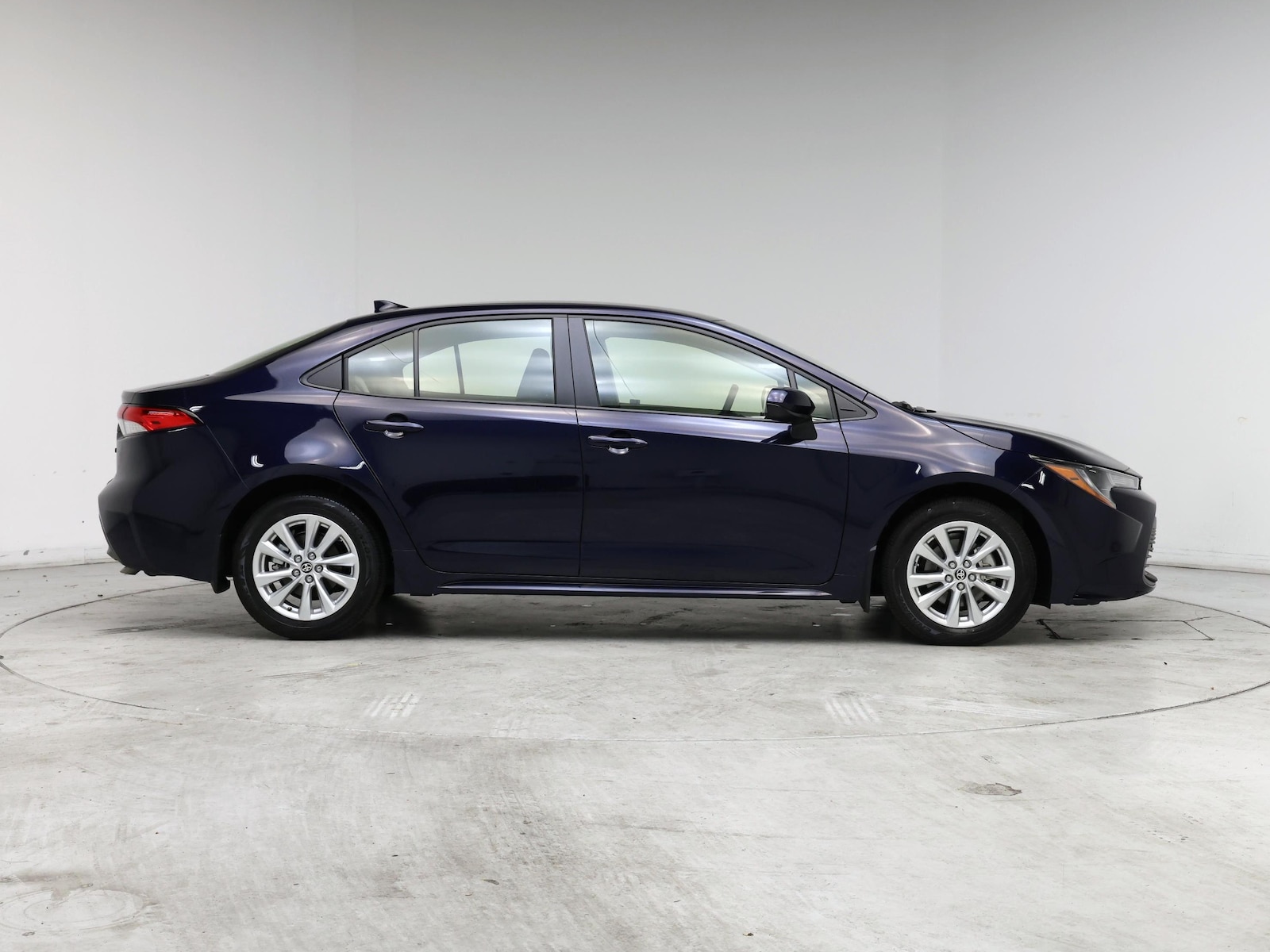 2025 Toyota Corolla LE - Photo 8