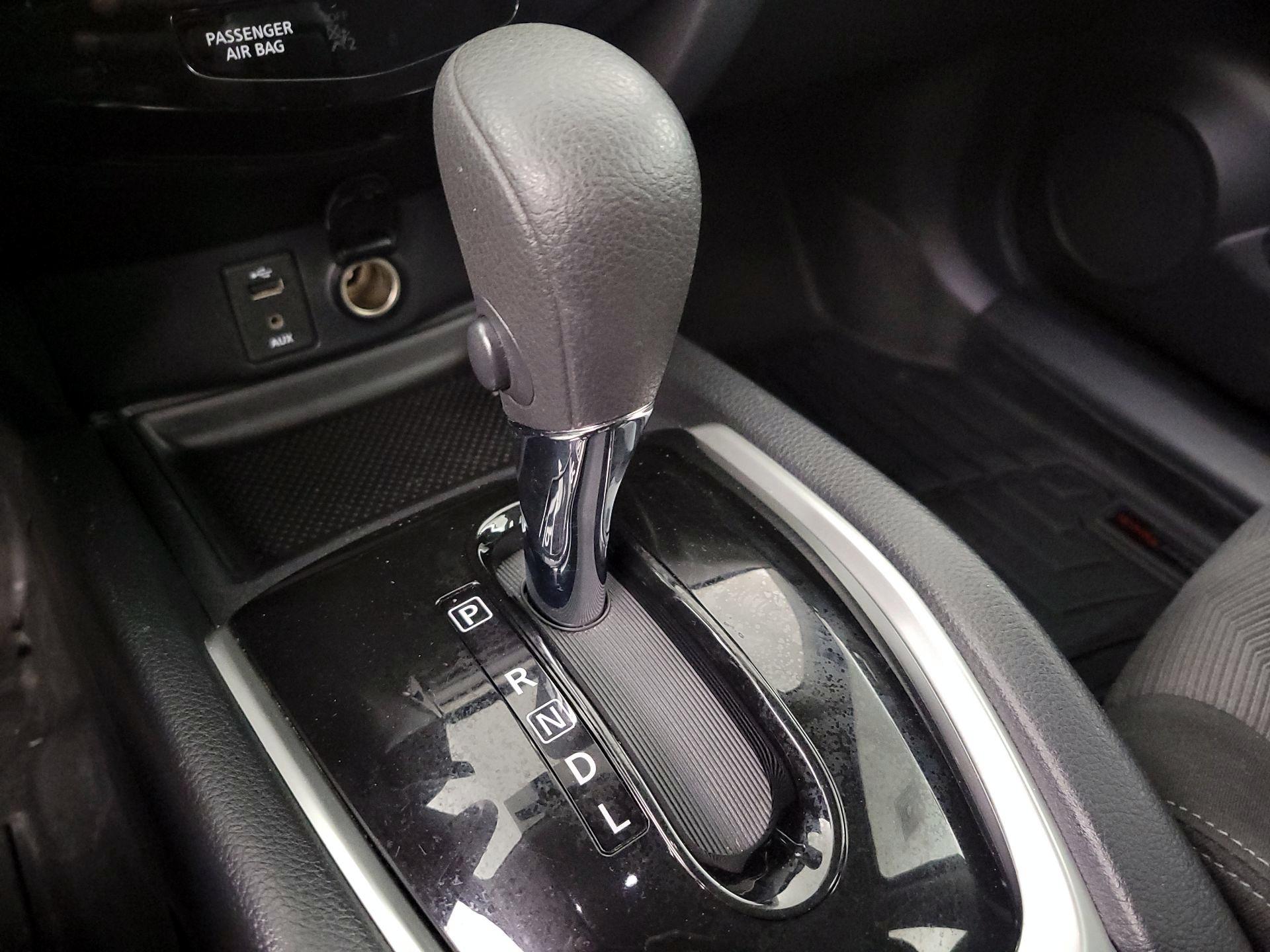 Thumbnail: 2016 Nissan Rogue - 17