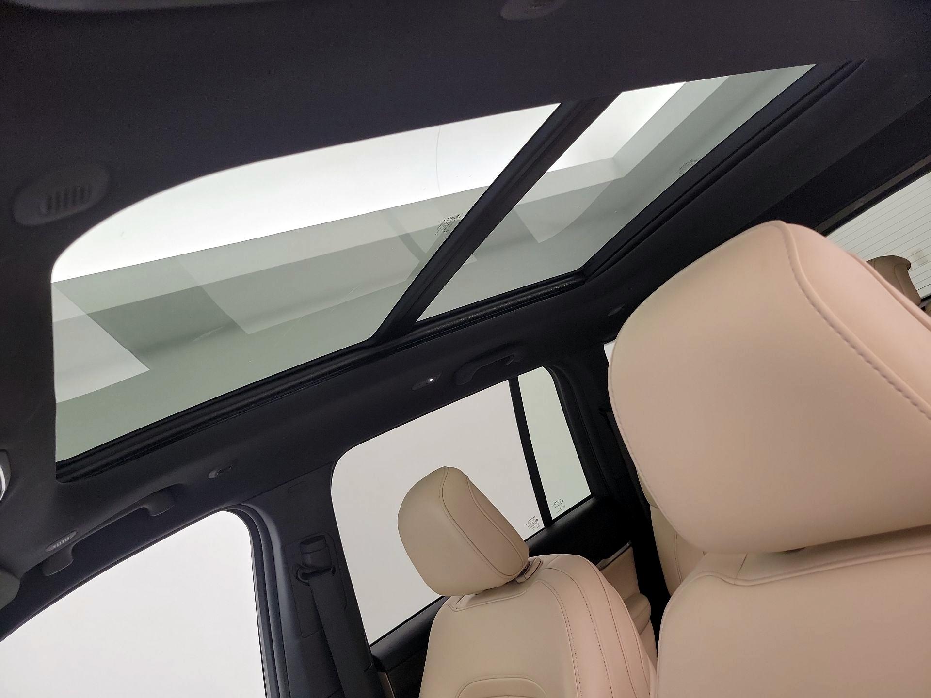 Thumbnail: 2023 Jeep Grand Cherokee - 20