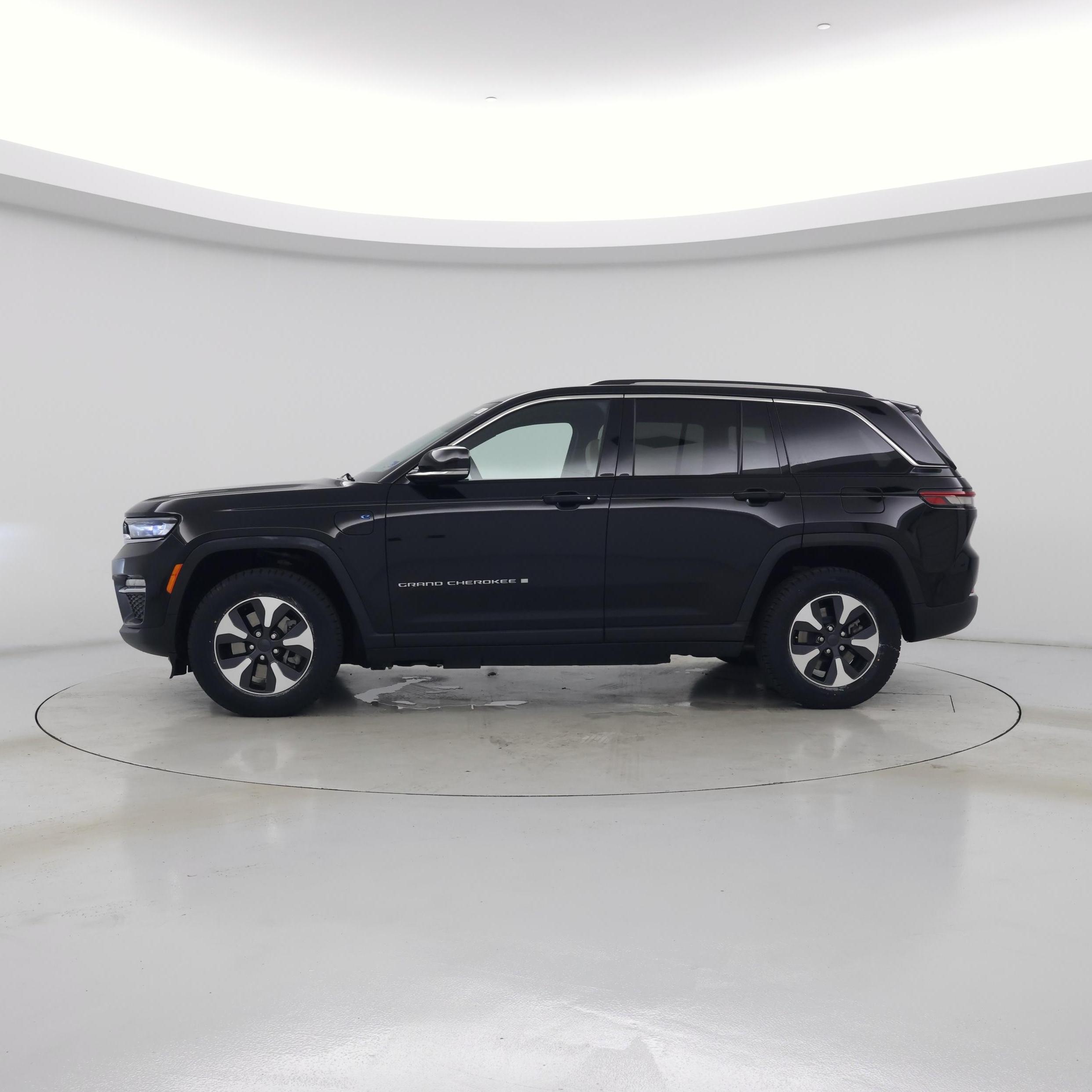 Thumbnail: 2023 Jeep Grand Cherokee - 3
