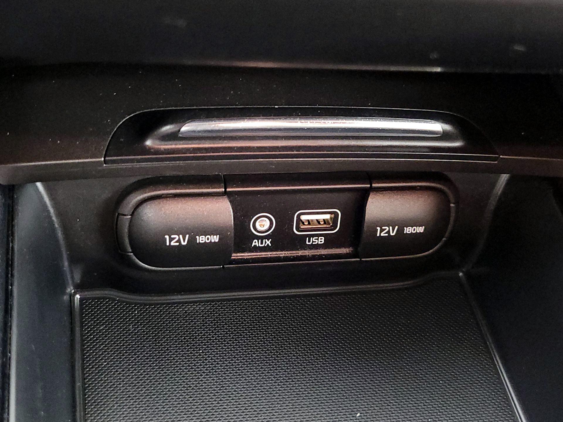 Thumbnail: 2016 Kia Optima - 18