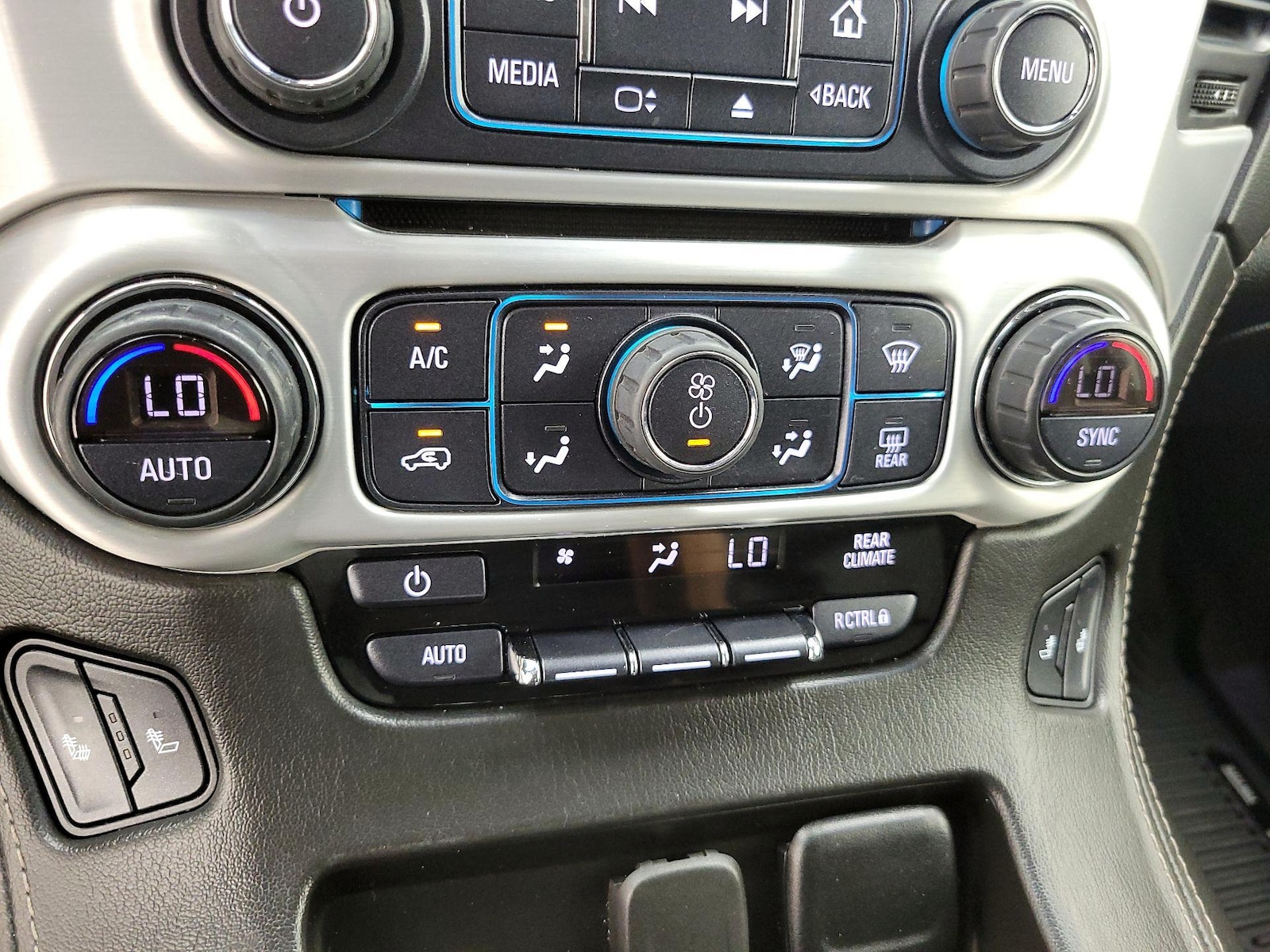 2019 GMC Yukon SLT Standard Edition - Photo 18