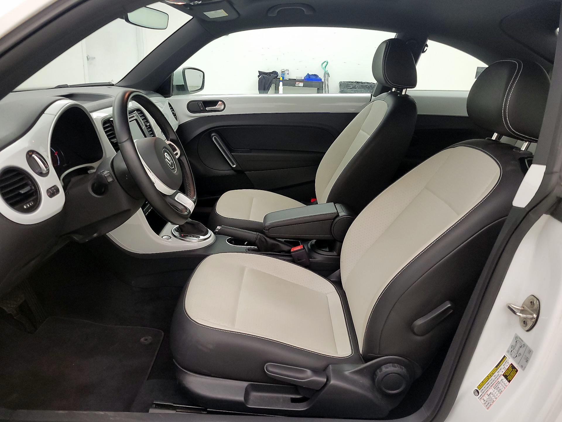 Thumbnail: 2019 Volkswagen Beetle - 11