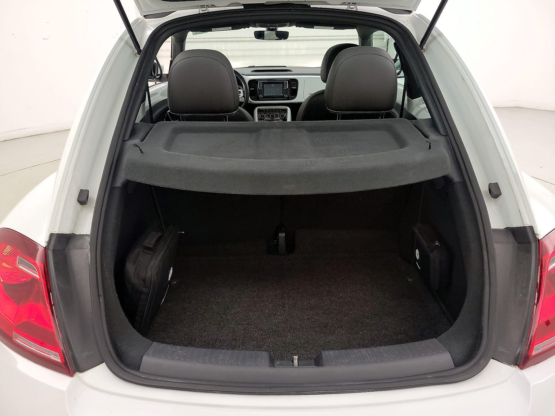 Thumbnail: 2019 Volkswagen Beetle - 20